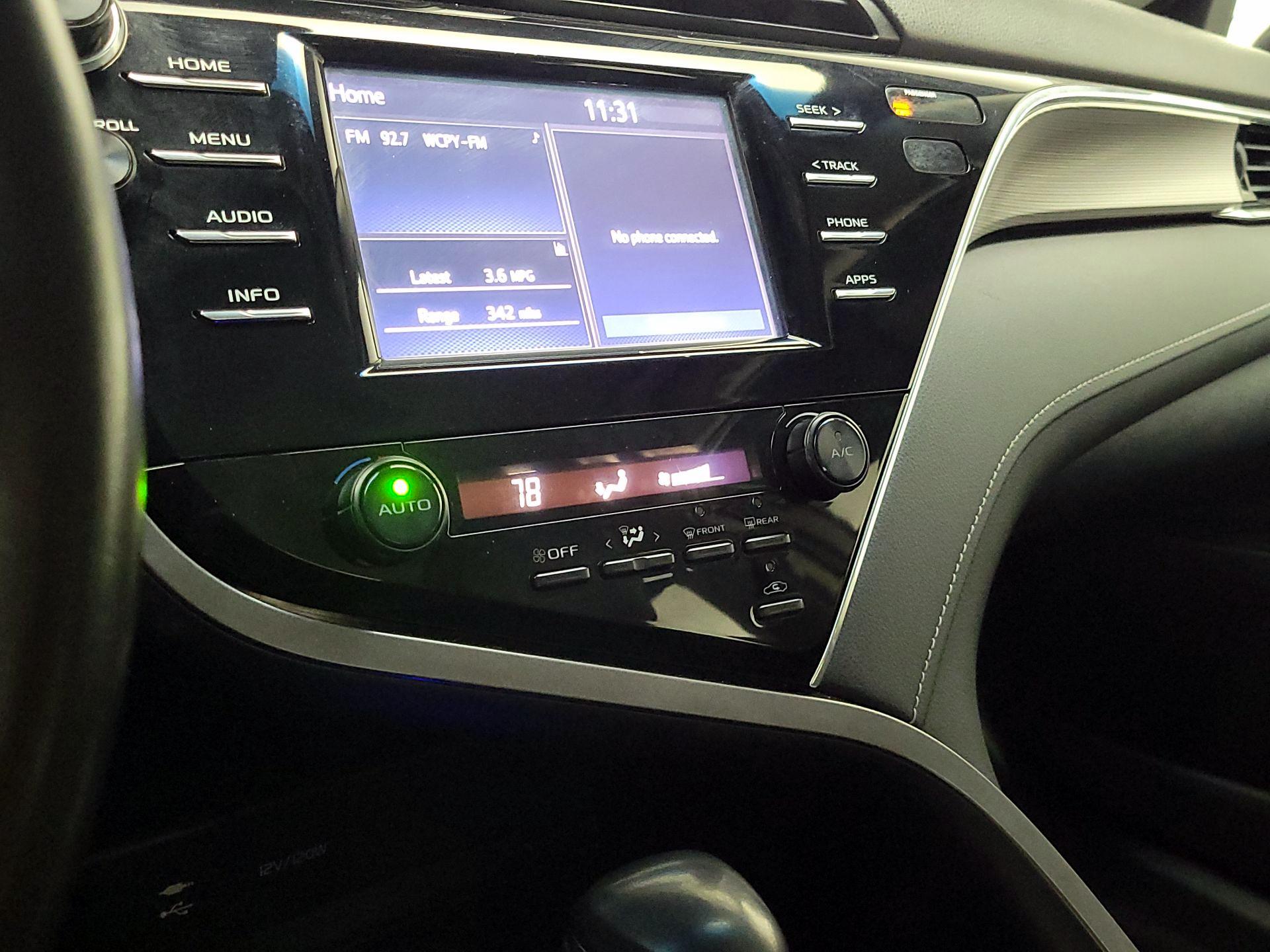 Thumbnail: 2018 Toyota Camry - 16