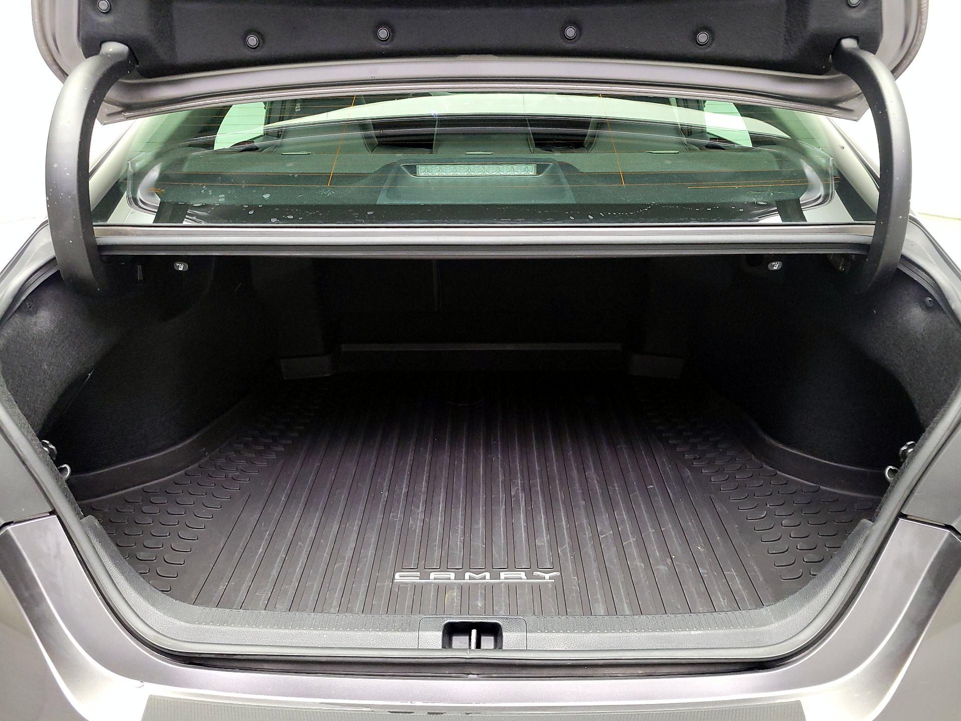 Thumbnail: 2018 Toyota Camry - 20