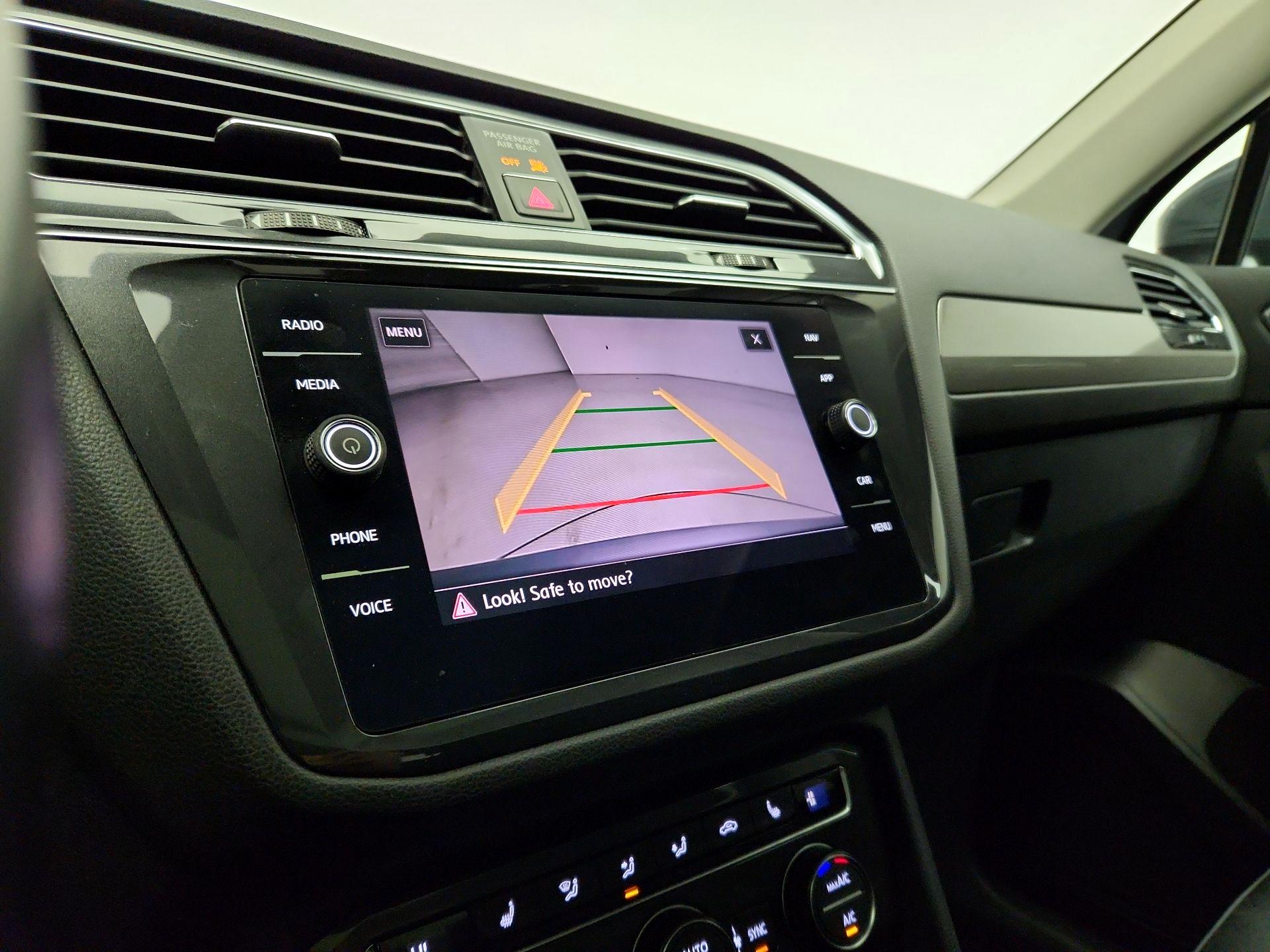 Thumbnail: 2018 Volkswagen Tiguan - 15