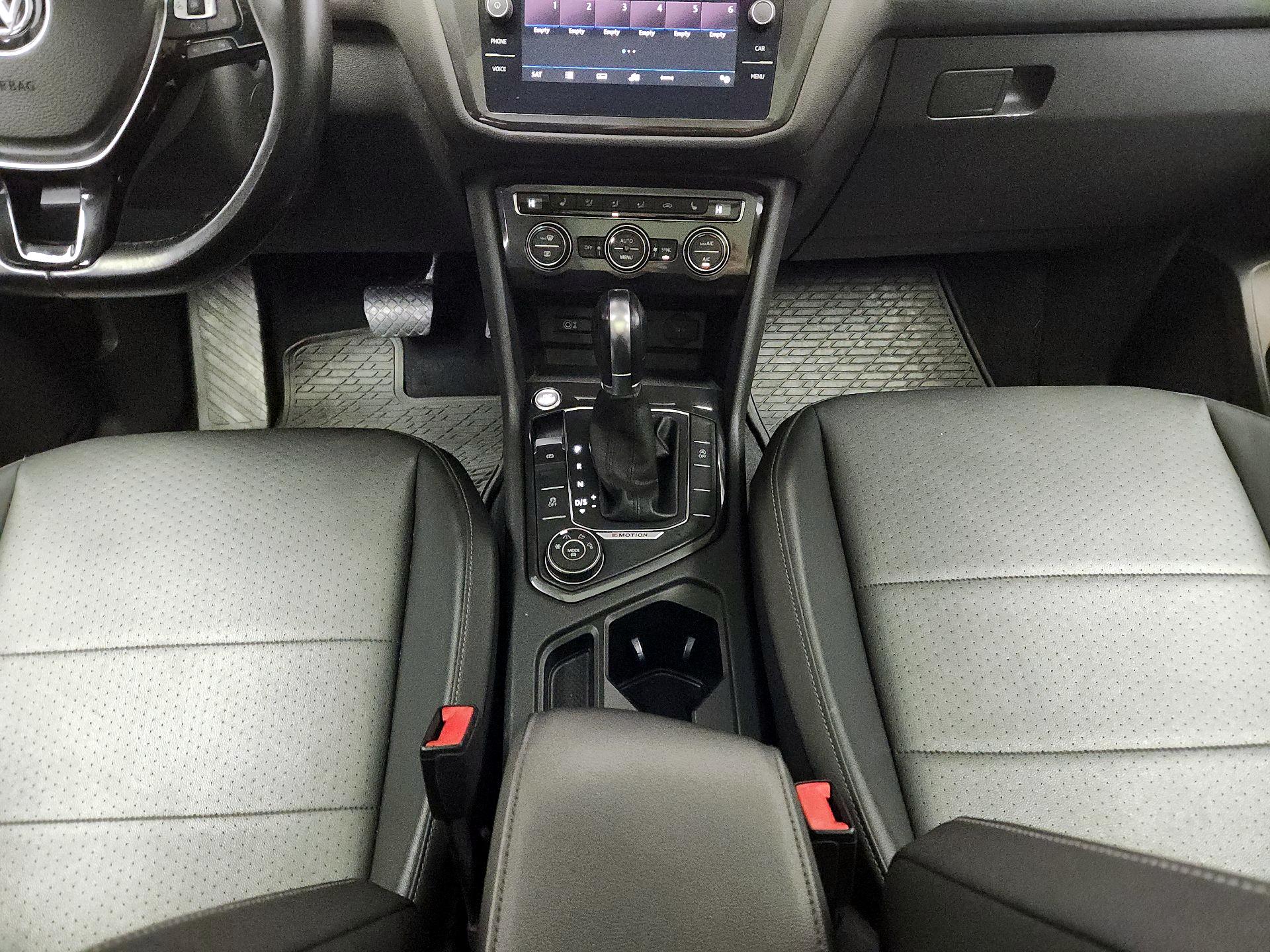 Thumbnail: 2018 Volkswagen Tiguan - 18