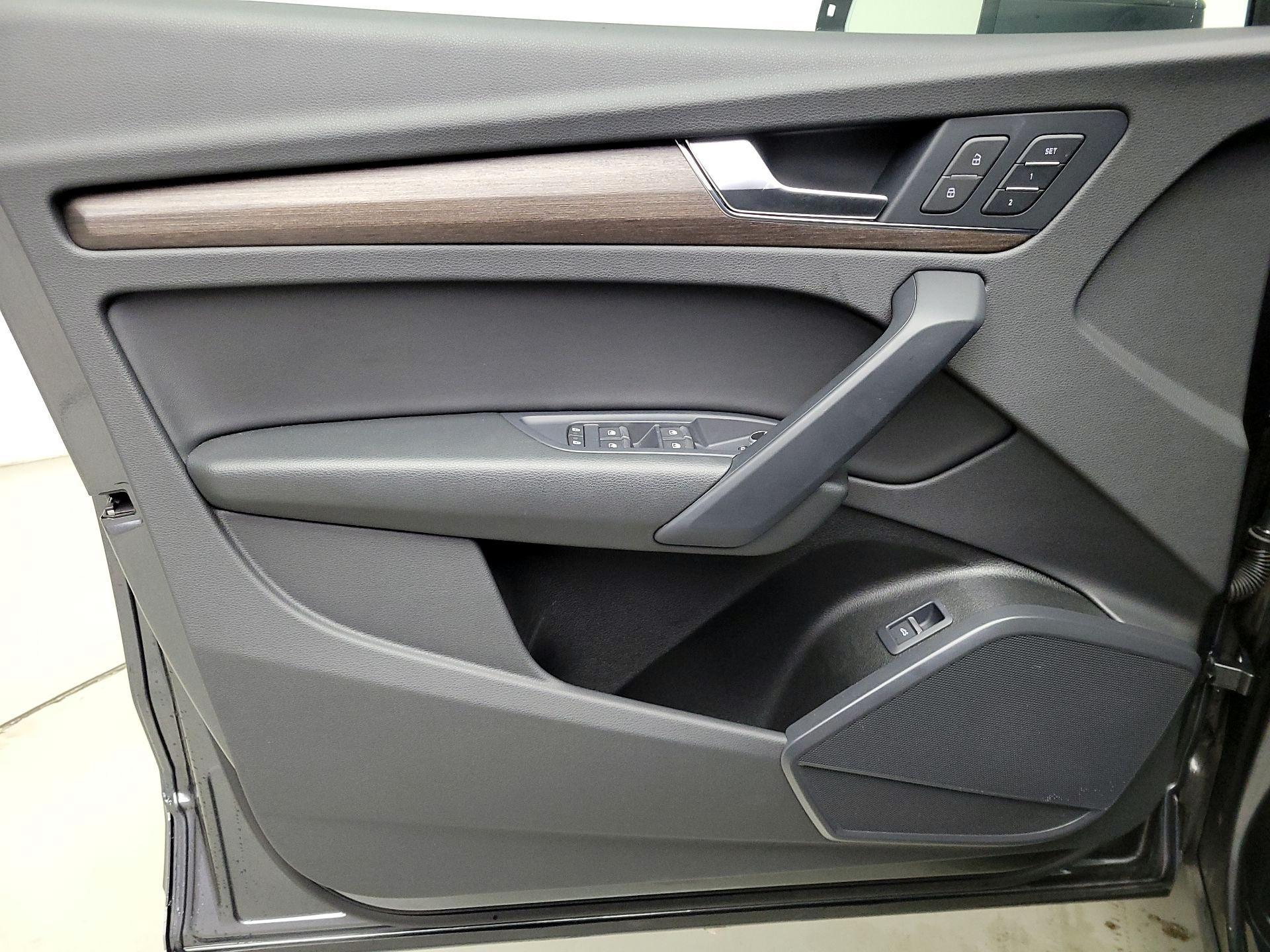 Thumbnail: 2022 Audi Q5 - 12