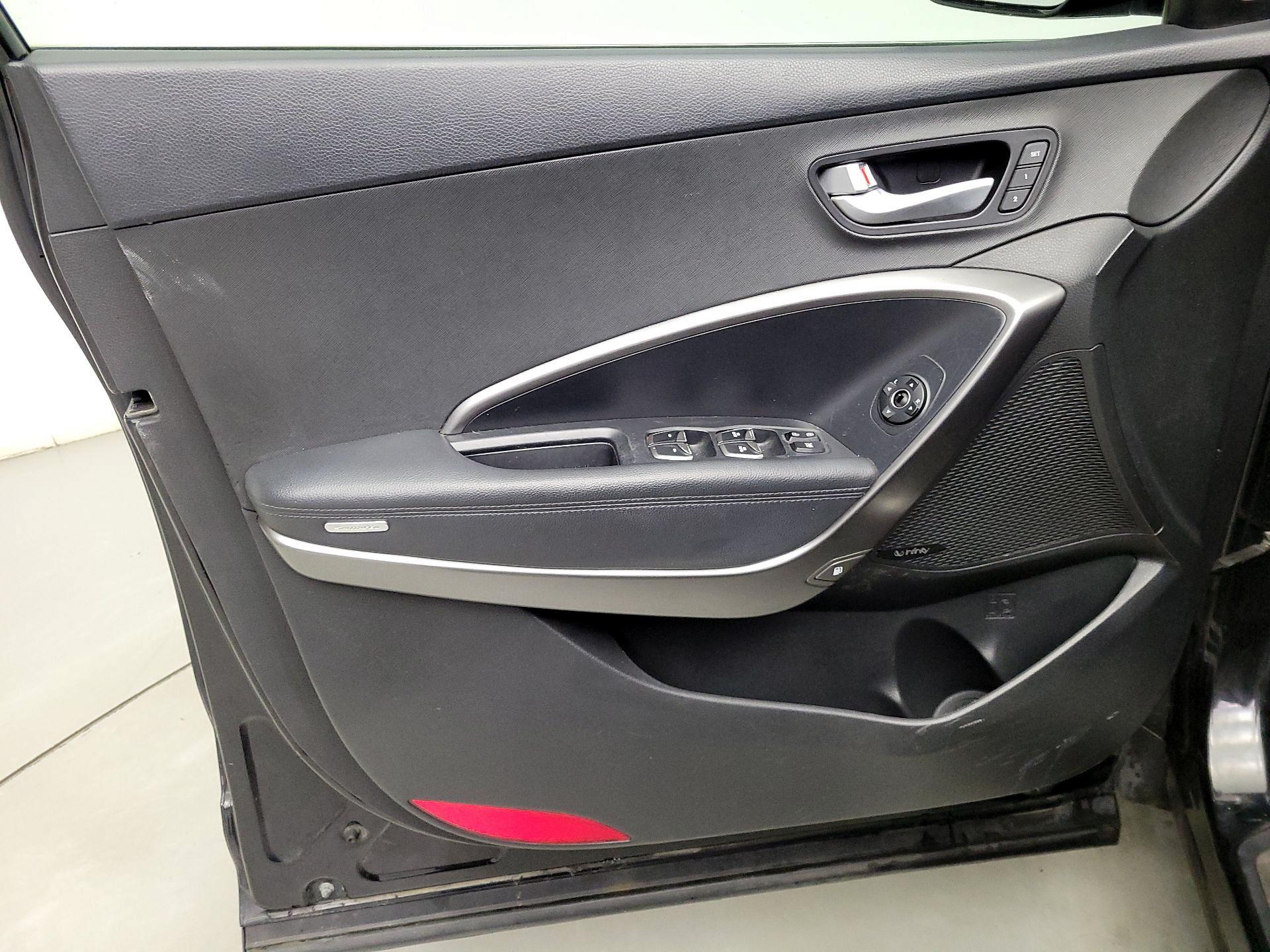 Thumbnail: 2017 Hyundai Santa Fe - 12