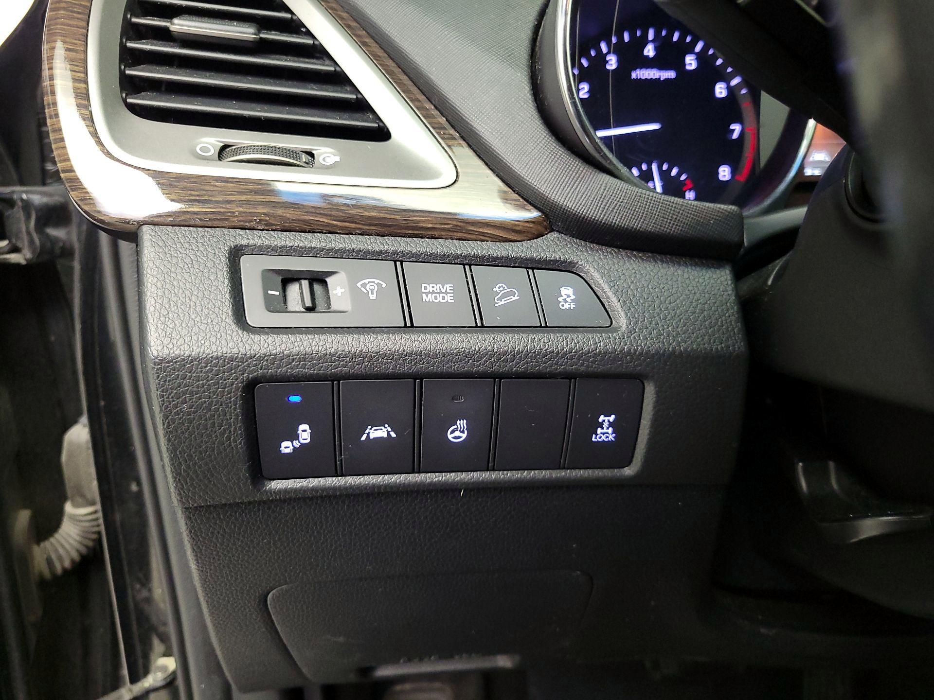 Thumbnail: 2017 Hyundai Santa Fe - 13