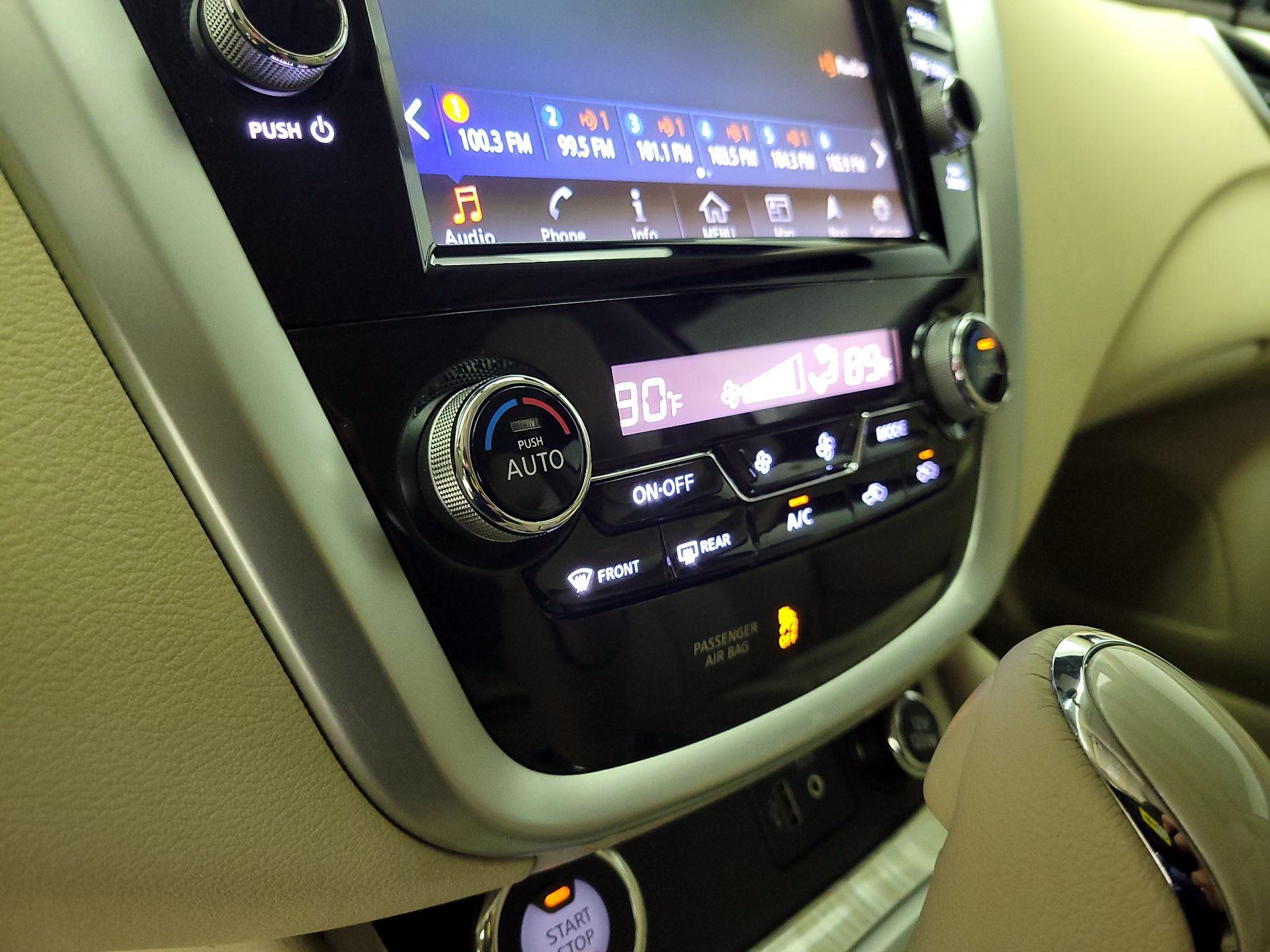 Thumbnail: 2018 Nissan Murano - 17