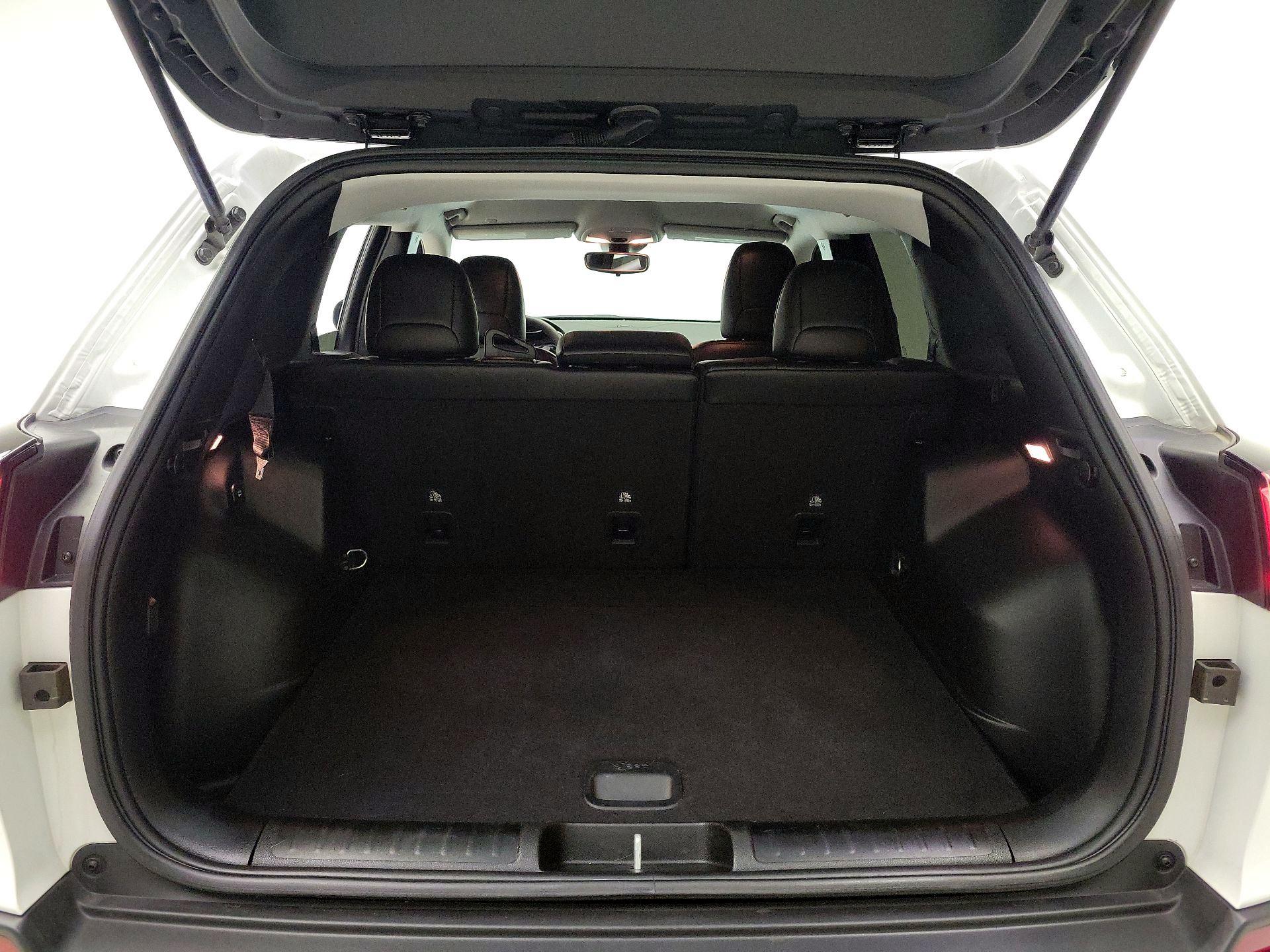 Thumbnail: 2022 Jeep Cherokee - 20