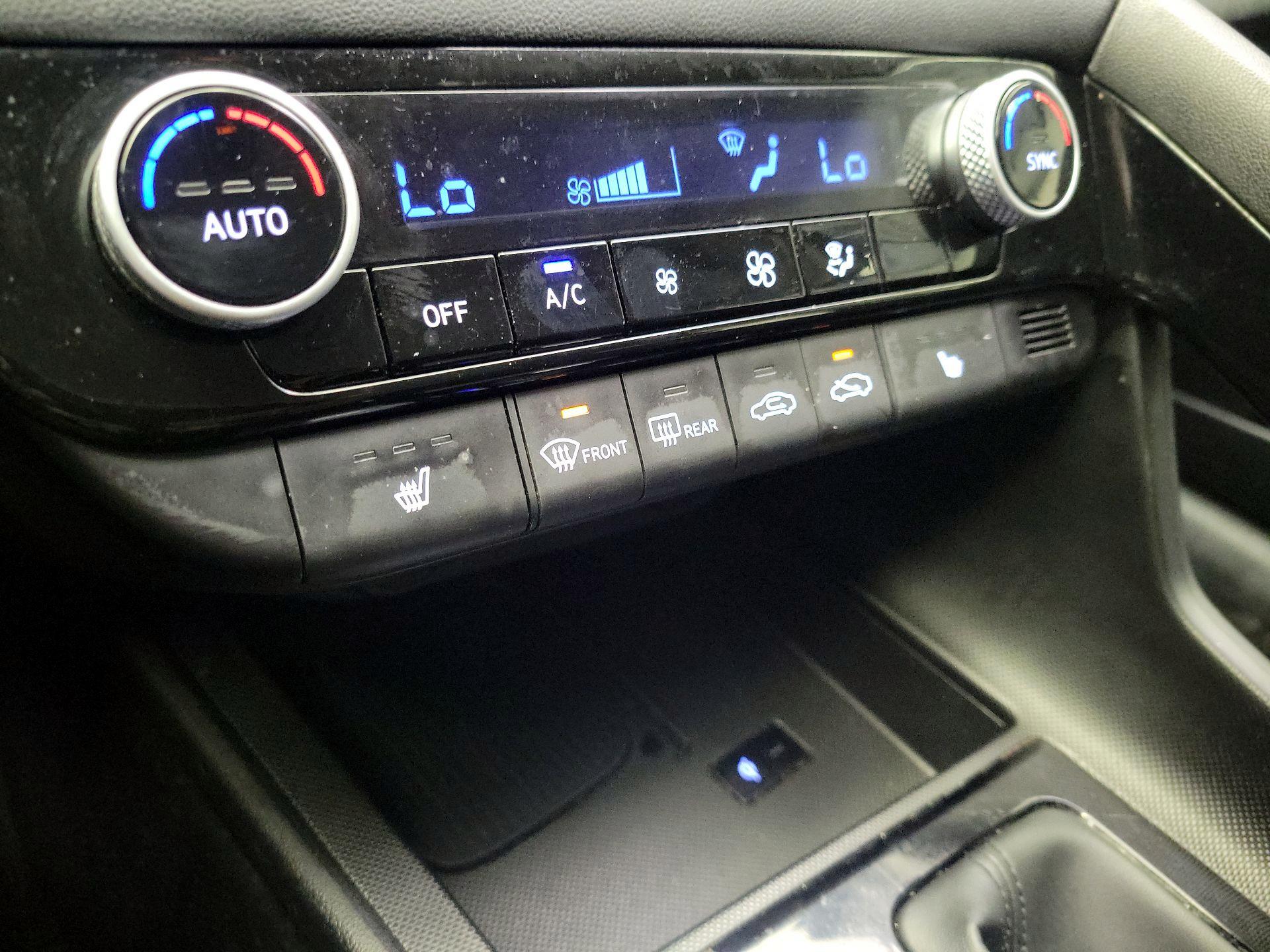 Thumbnail: 2024 Hyundai Elantra - 17