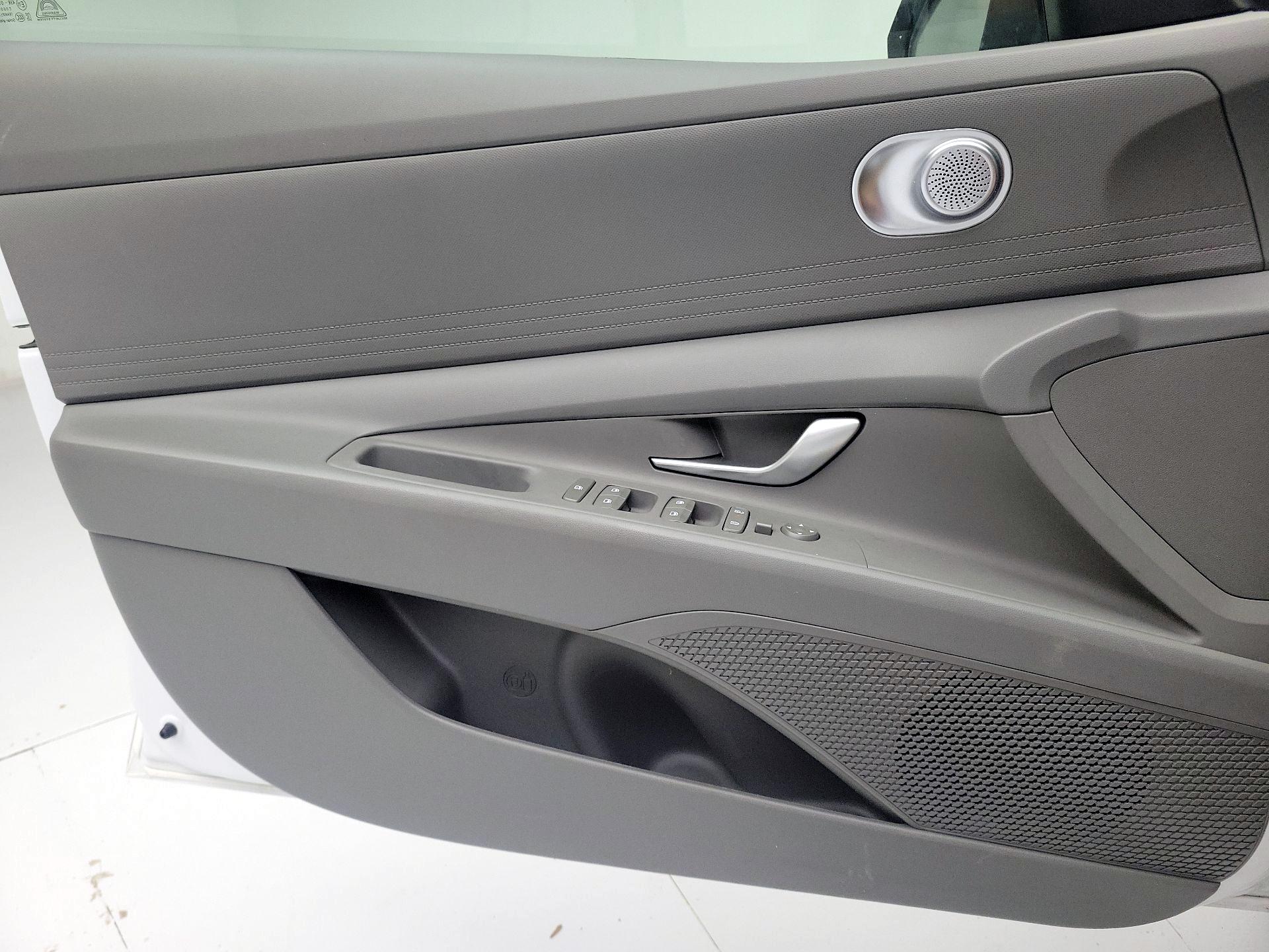 Thumbnail: 2024 Hyundai Elantra - 12