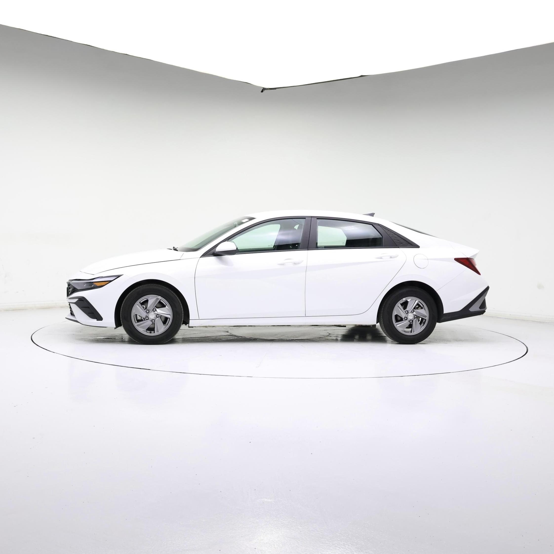 Thumbnail: 2024 Hyundai Elantra - 3