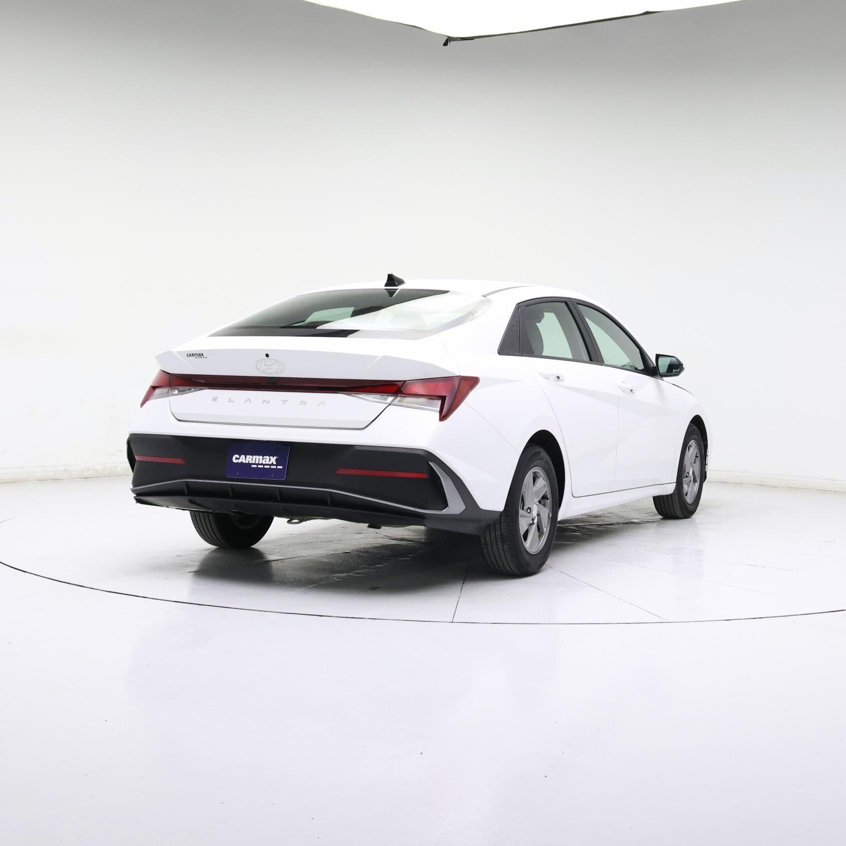 Thumbnail: 2024 Hyundai Elantra - 8