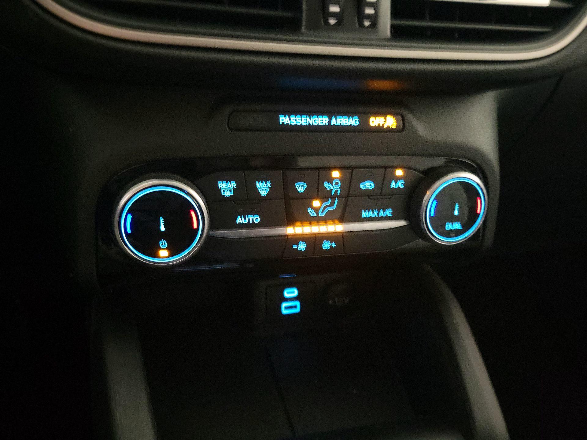 Thumbnail: 2022 Ford Escape - 14