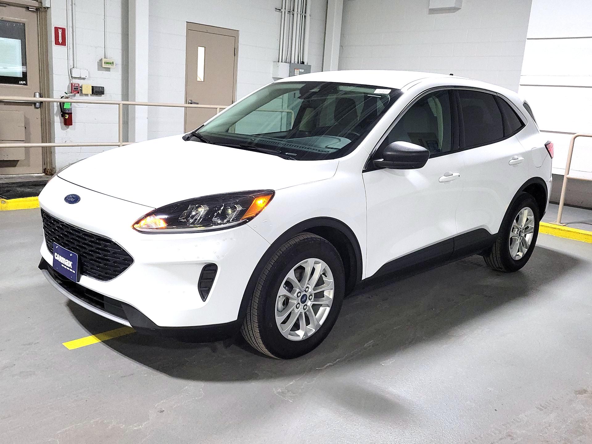 Thumbnail: 2022 Ford Escape - 3