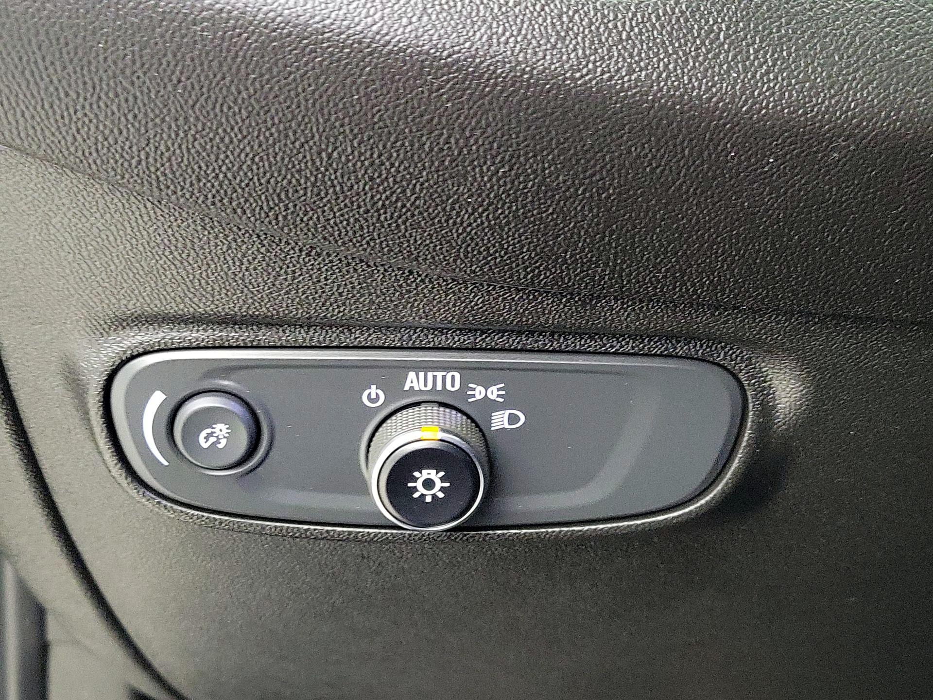 Thumbnail: 2022 Chevrolet Equinox - 13