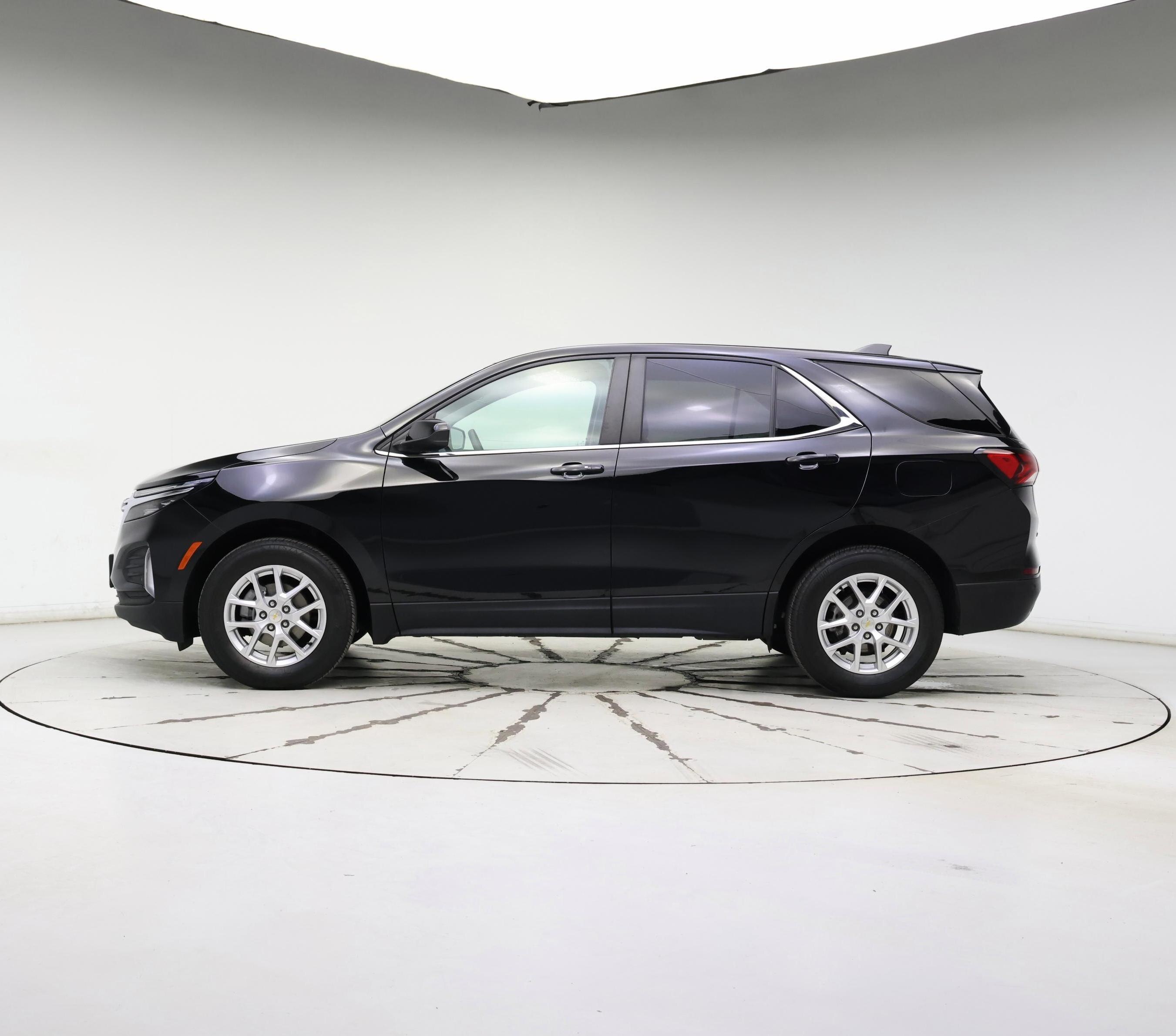 Thumbnail: 2022 Chevrolet Equinox - 3