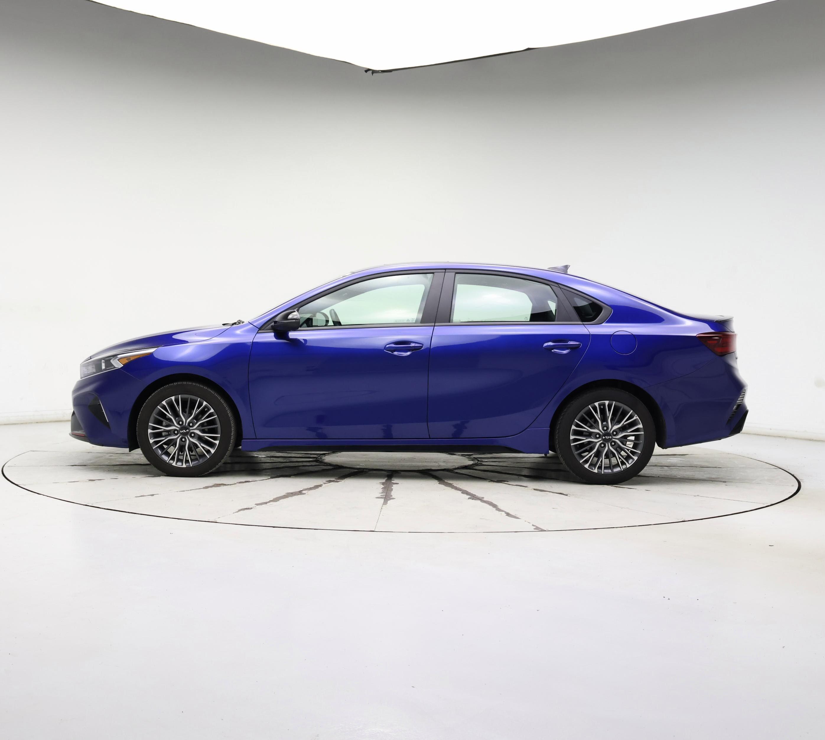 Thumbnail: 2024 Kia Forte - 3