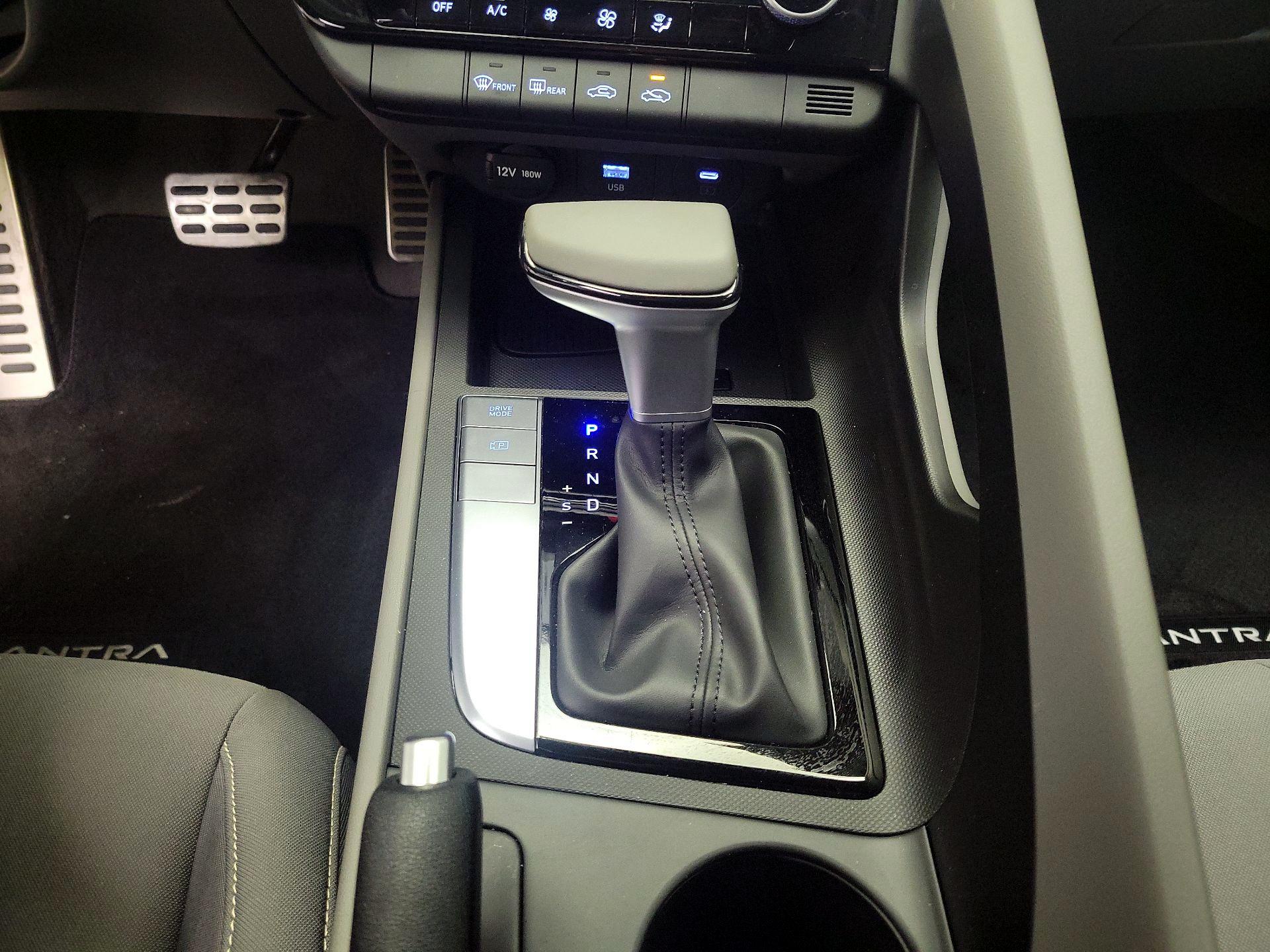 Thumbnail: 2025 Hyundai Elantra - 17