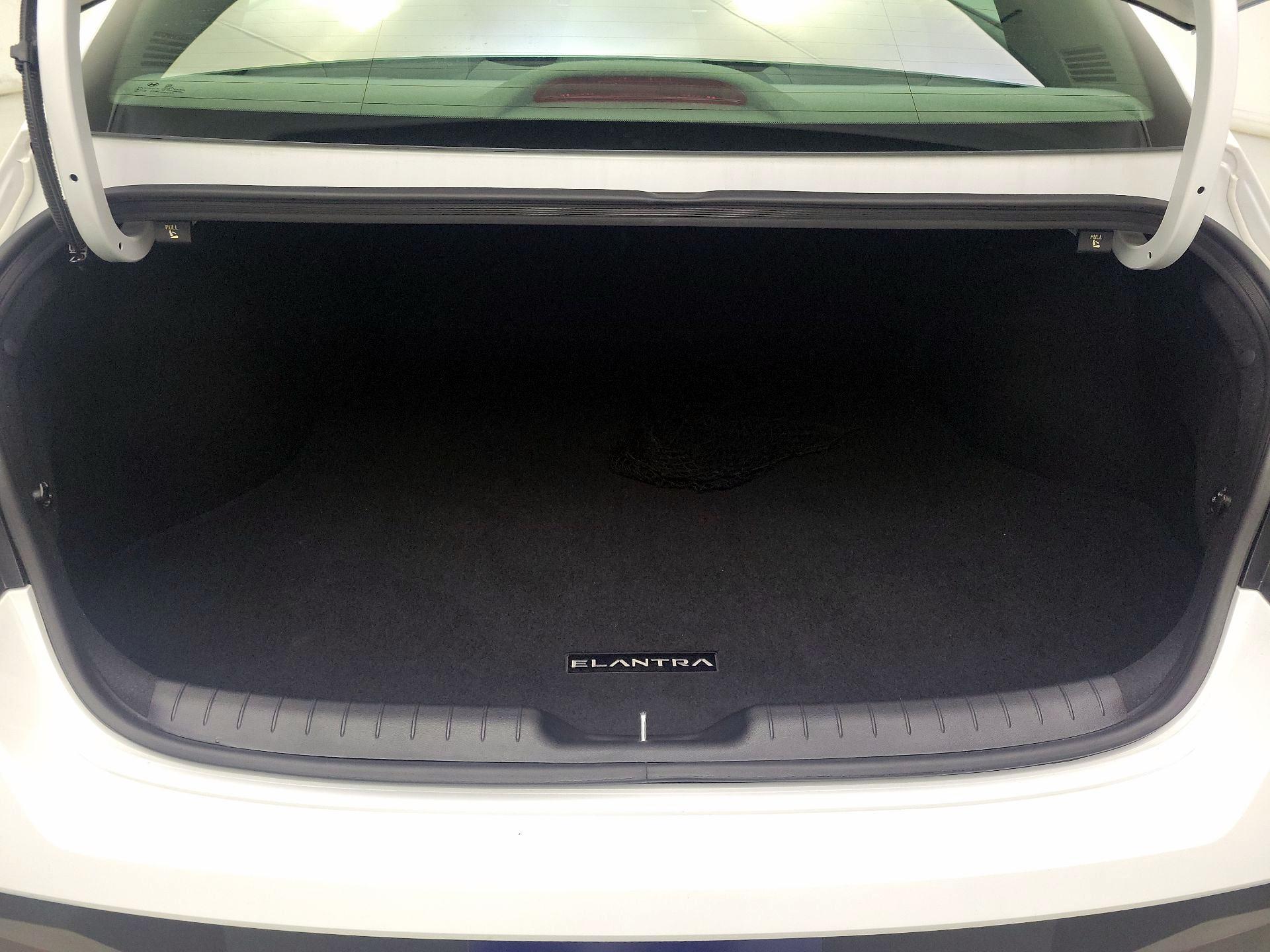 Thumbnail: 2025 Hyundai Elantra - 20