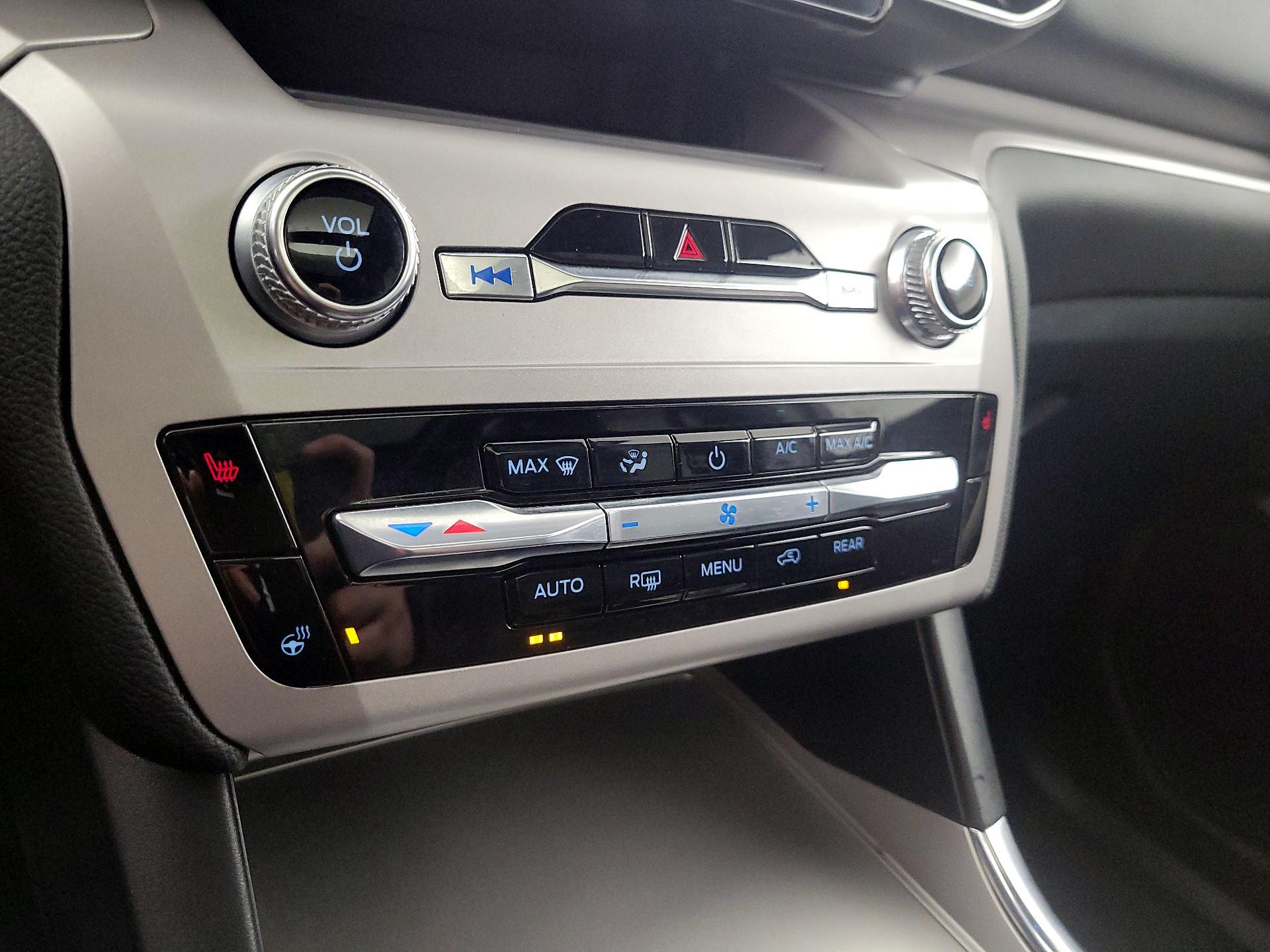 Thumbnail: 2023 Ford Explorer - 17