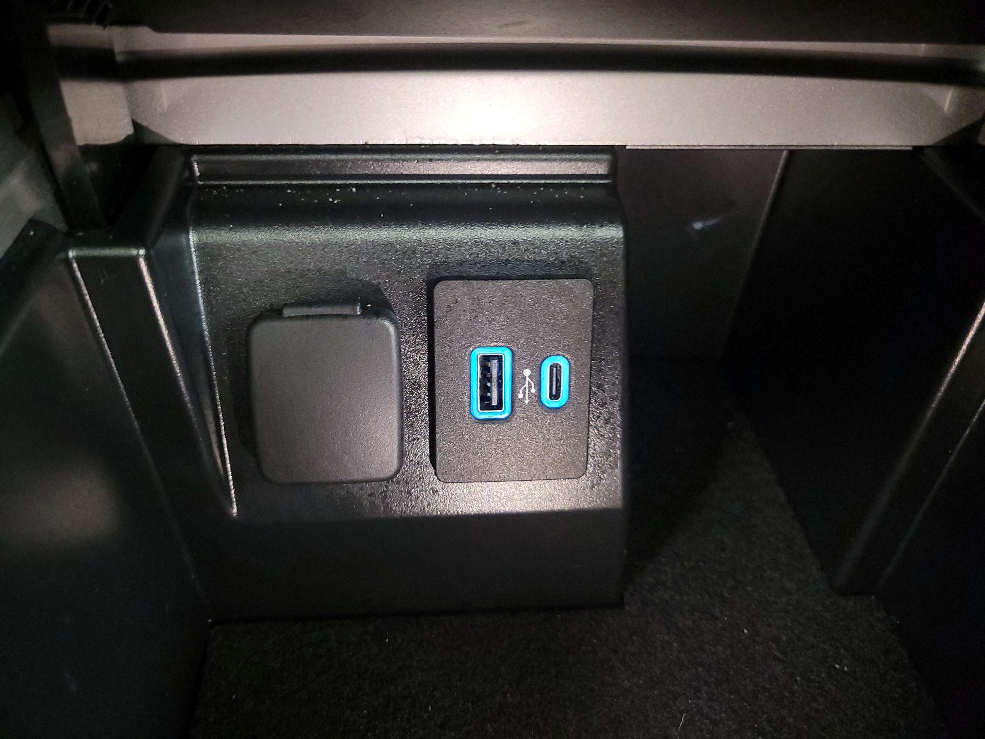 Thumbnail: 2023 Ford Explorer - 19