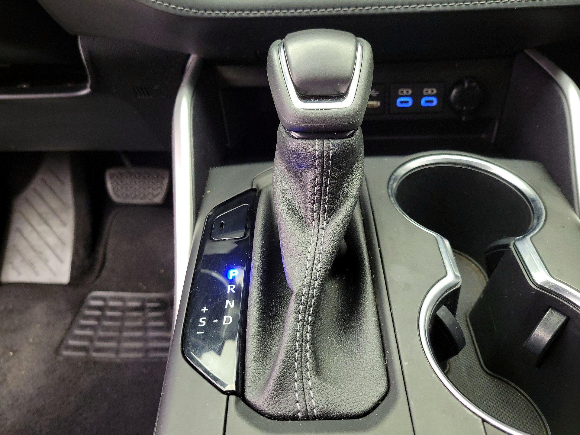 Thumbnail: 2022 Toyota Highlander - 16