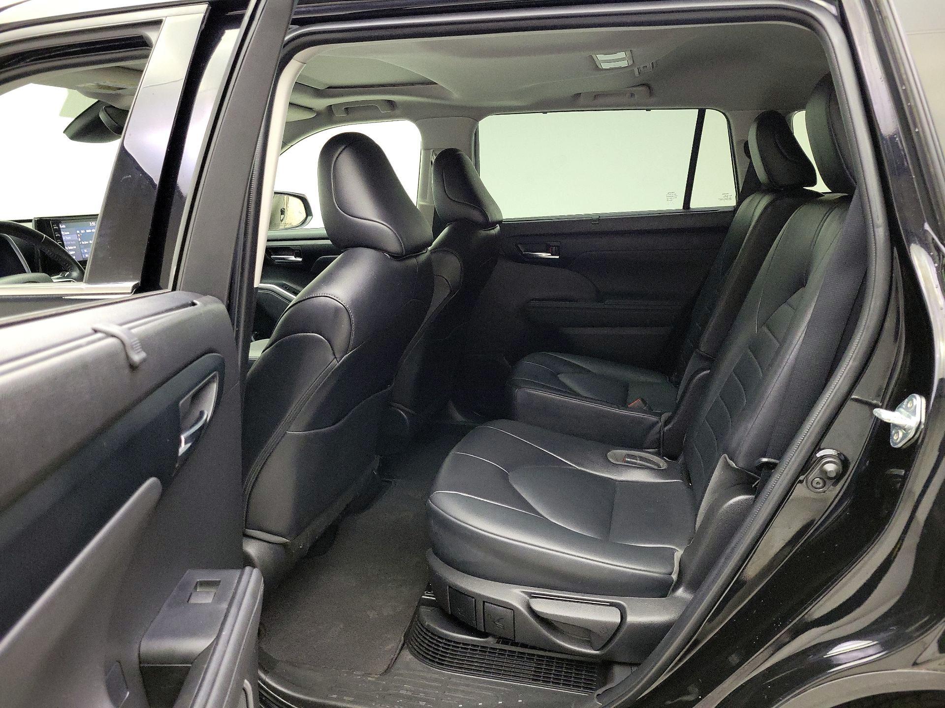 Thumbnail: 2022 Toyota Highlander - 19