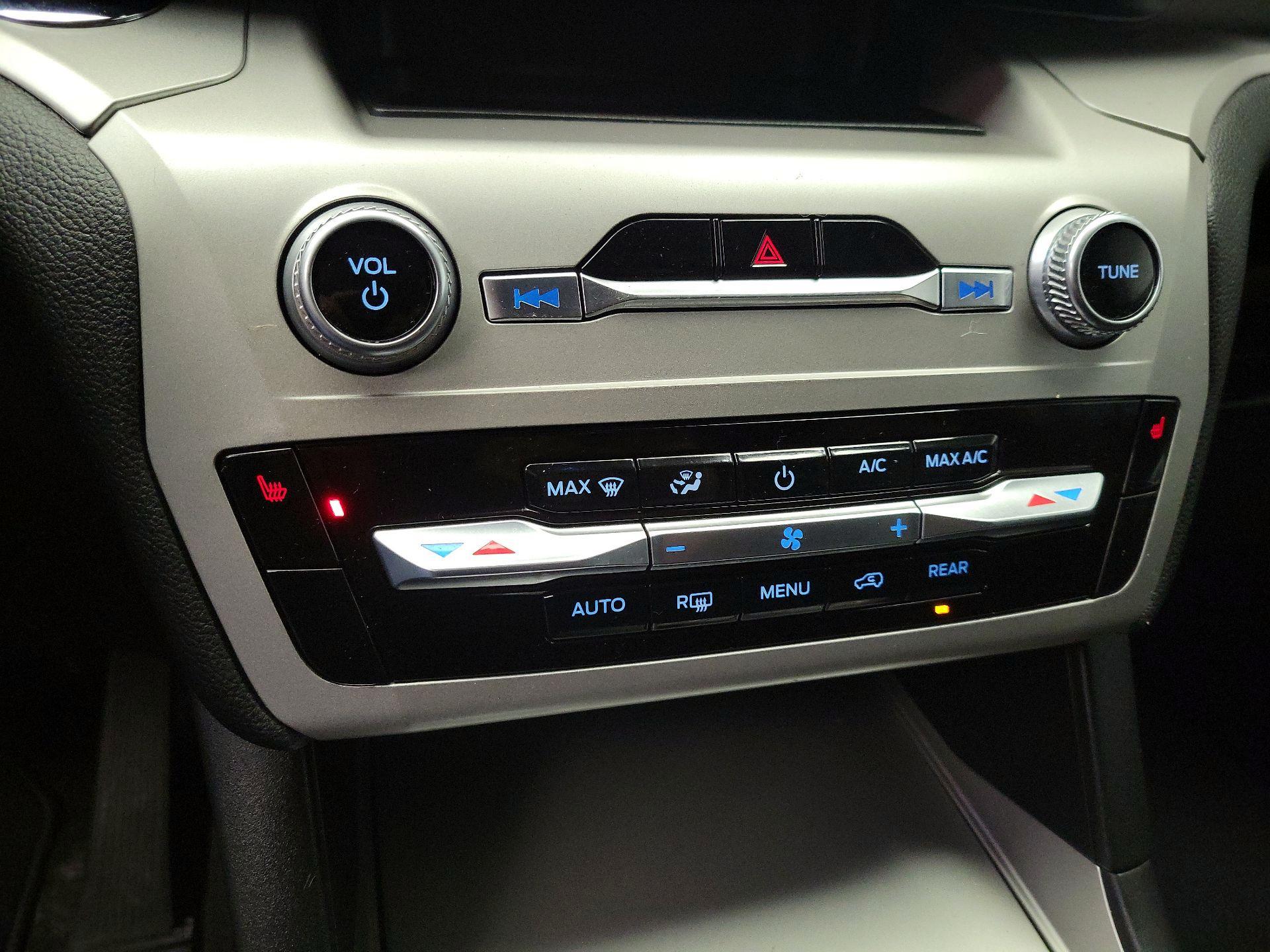 Thumbnail: 2022 Ford Explorer - 16