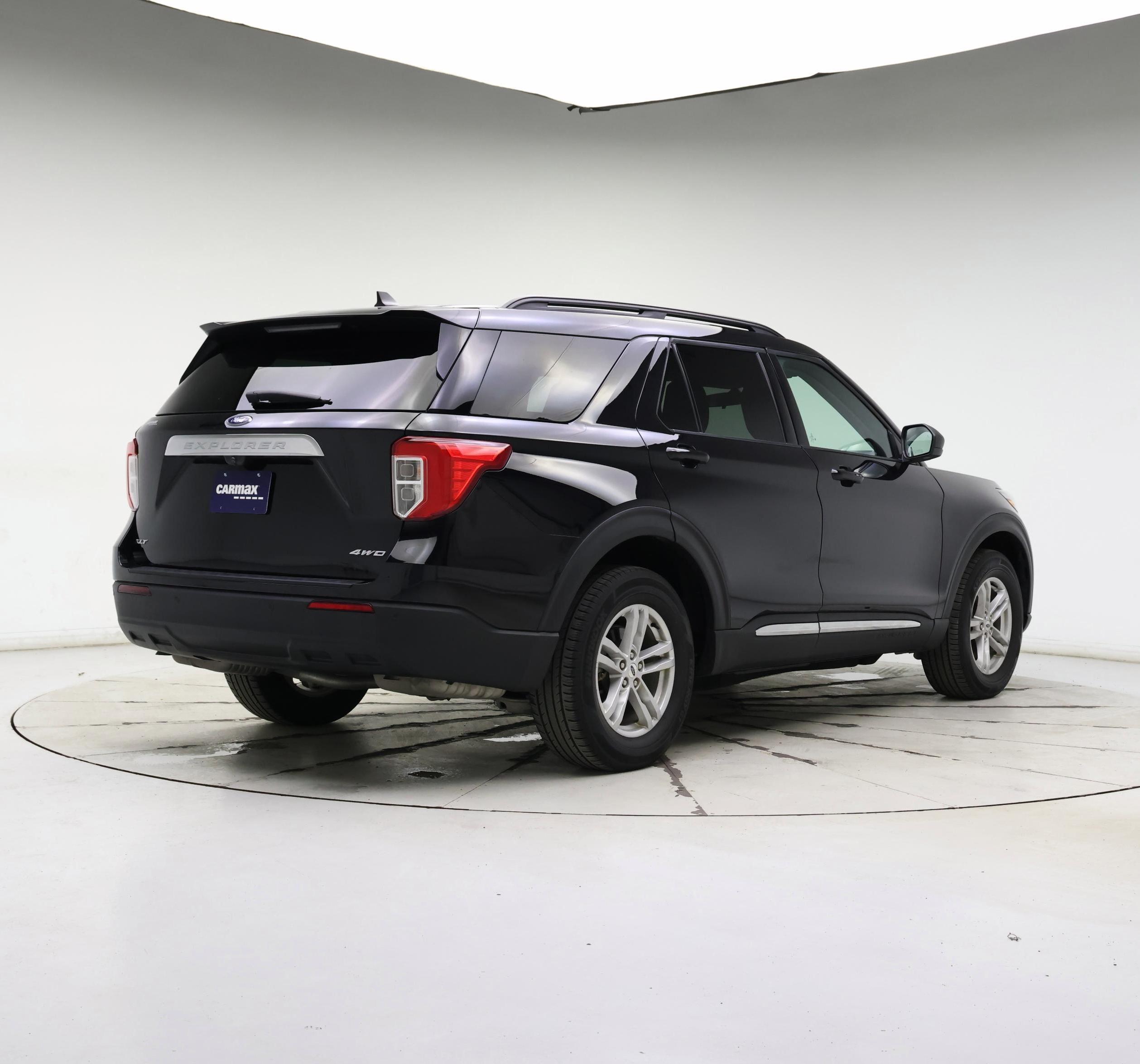 Thumbnail: 2022 Ford Explorer - 8