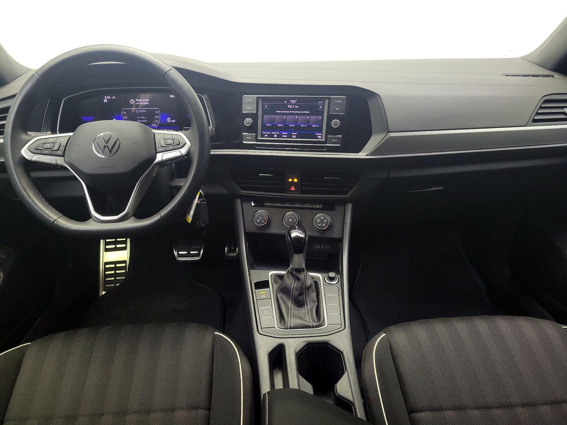 Thumbnail: 2024 Volkswagen Jetta - 9