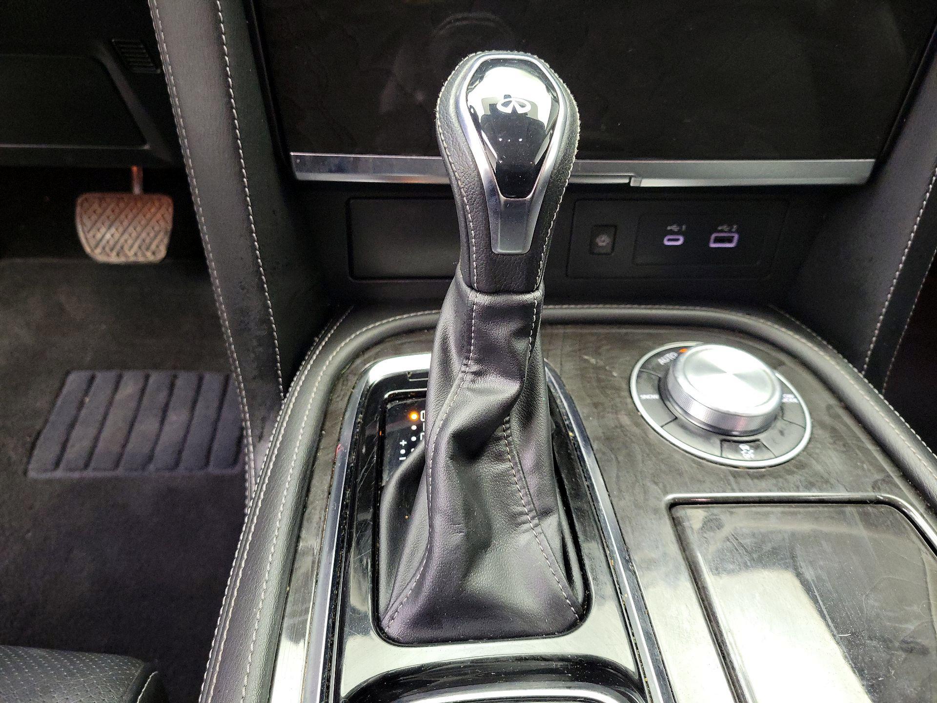 Thumbnail: 2023 INFINITI QX80 - 17