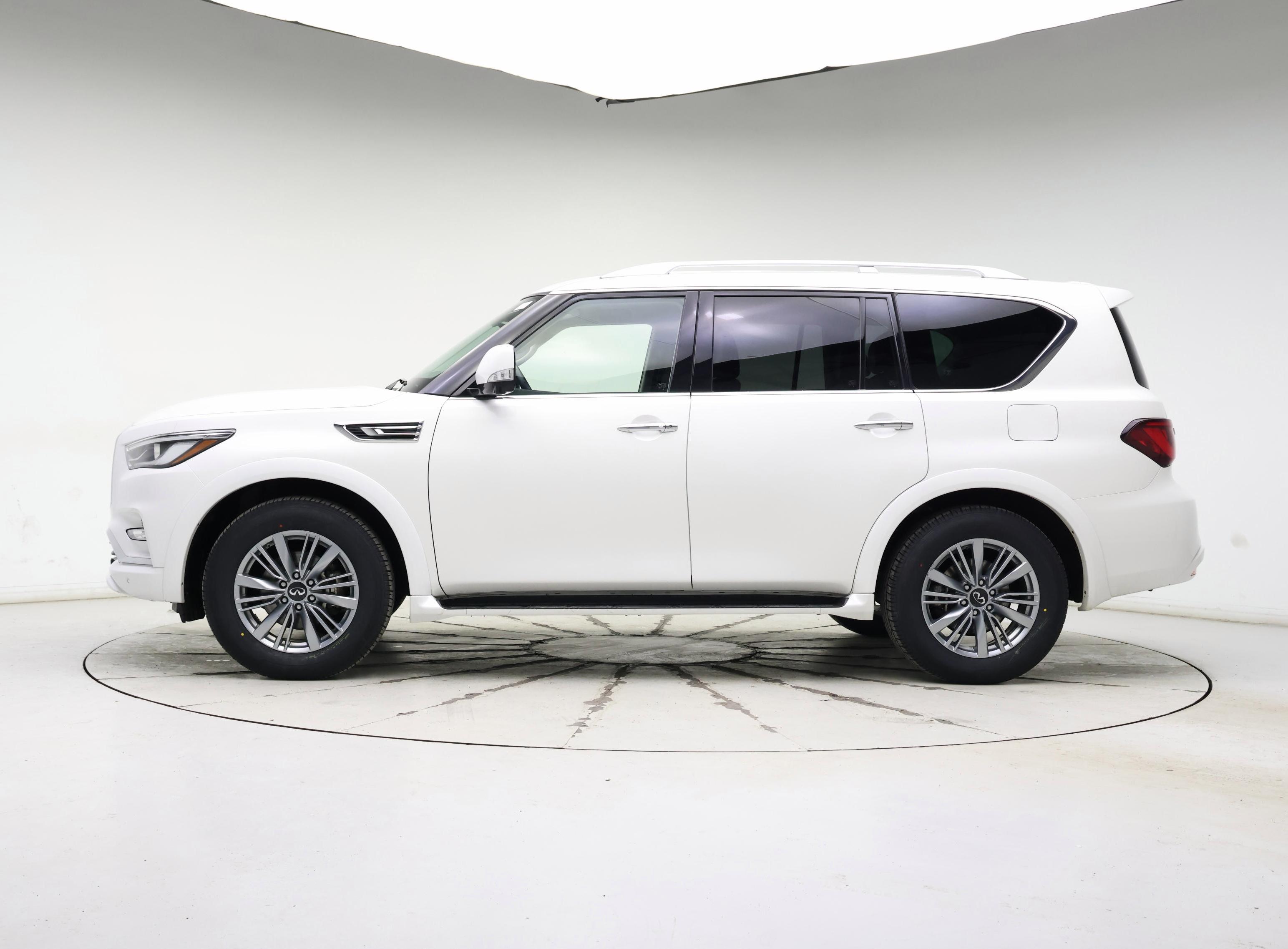 Thumbnail: 2023 INFINITI QX80 - 3