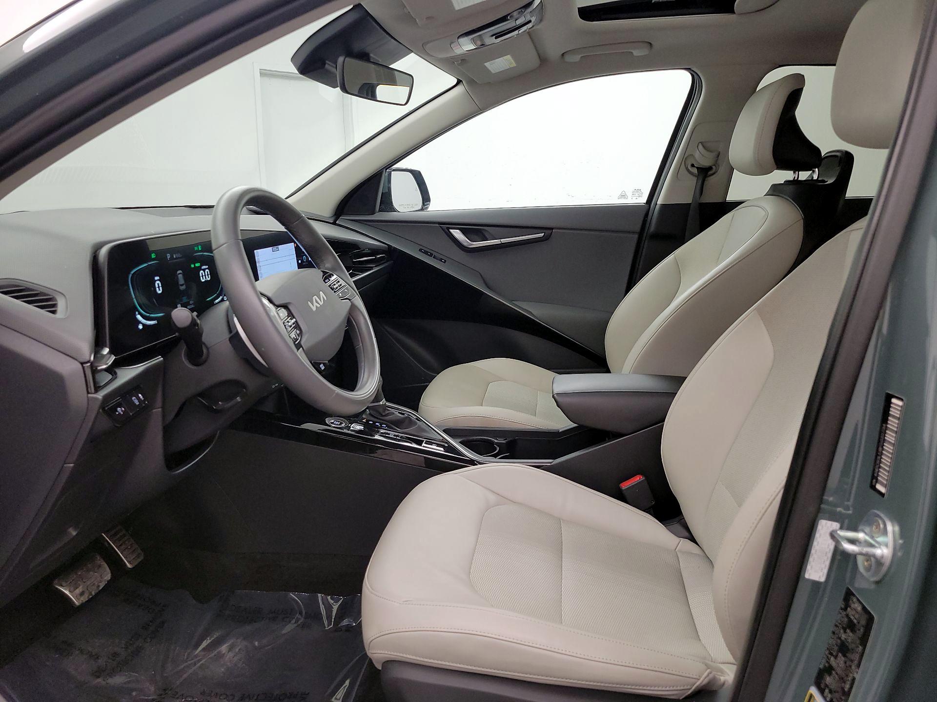 Thumbnail: 2023 Kia Niro - 11