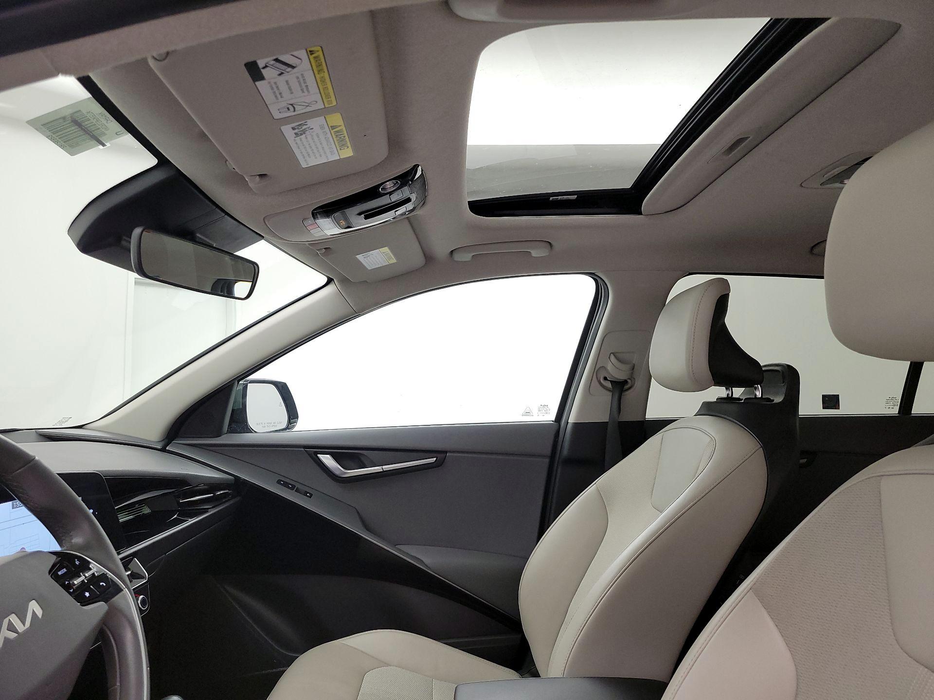 Thumbnail: 2023 Kia Niro - 20