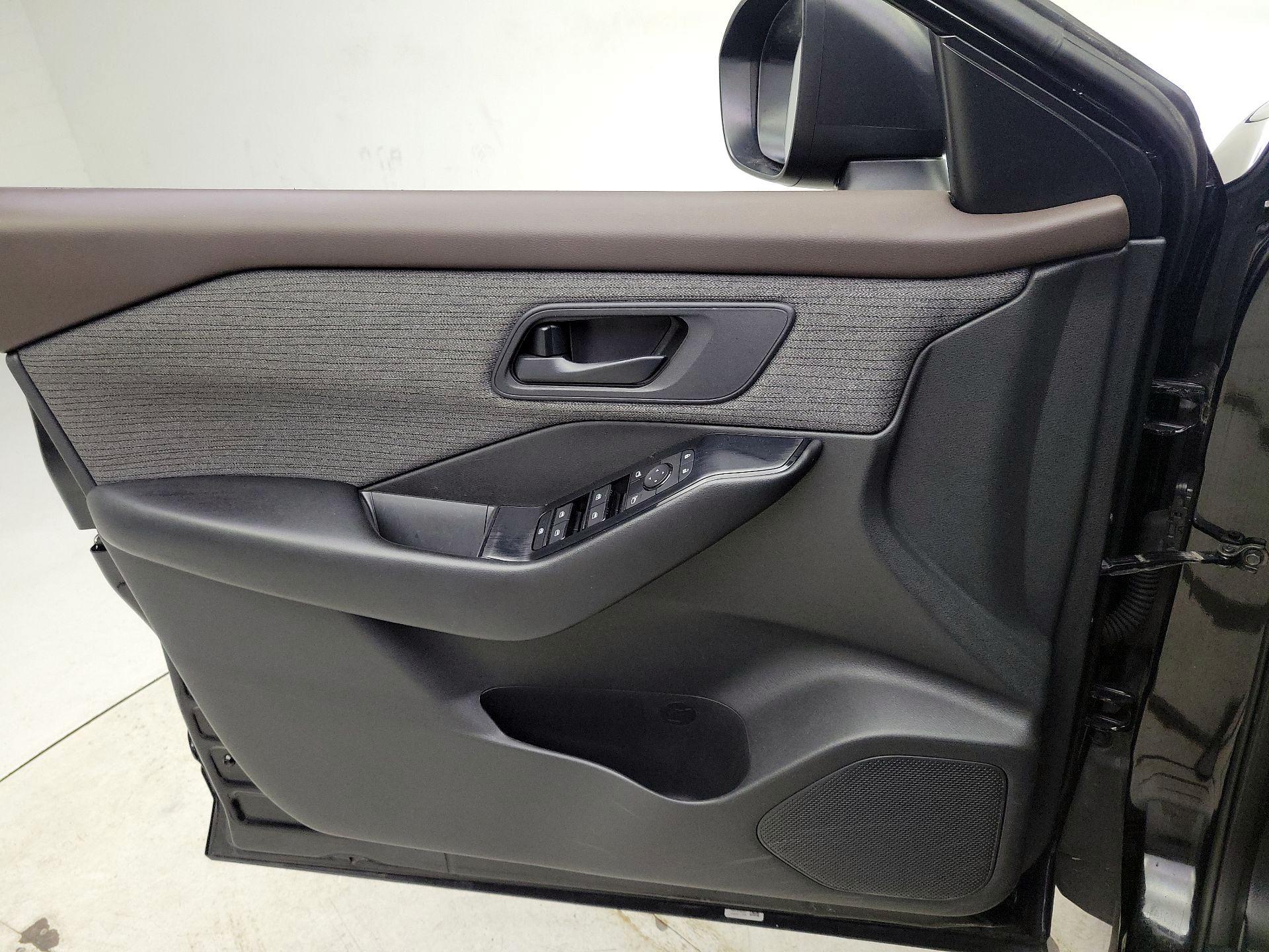 Thumbnail: 2023 Nissan Rogue - 12