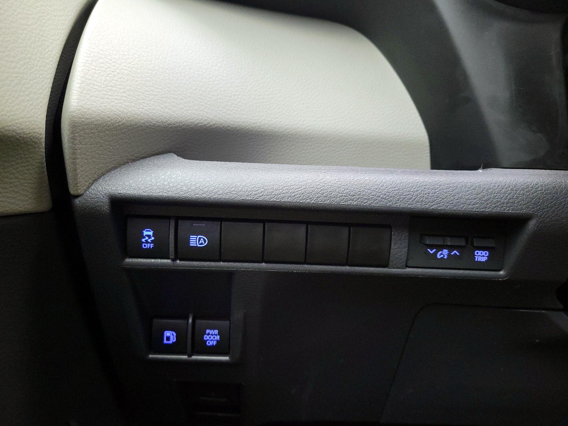 Thumbnail: 2024 Toyota Sienna - 13