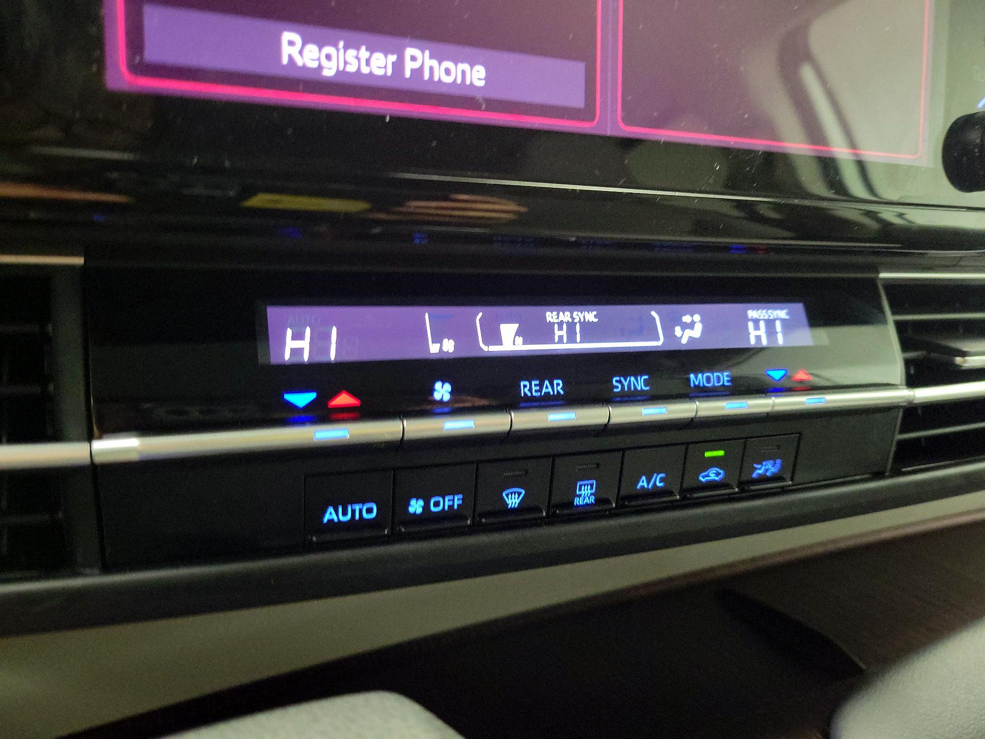 Thumbnail: 2024 Toyota Sienna - 16