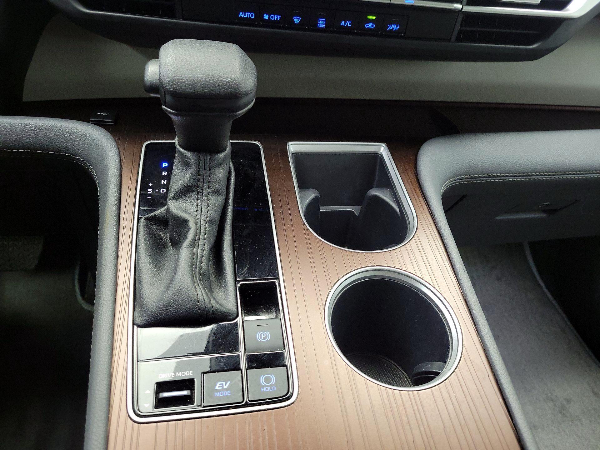 Thumbnail: 2024 Toyota Sienna - 17