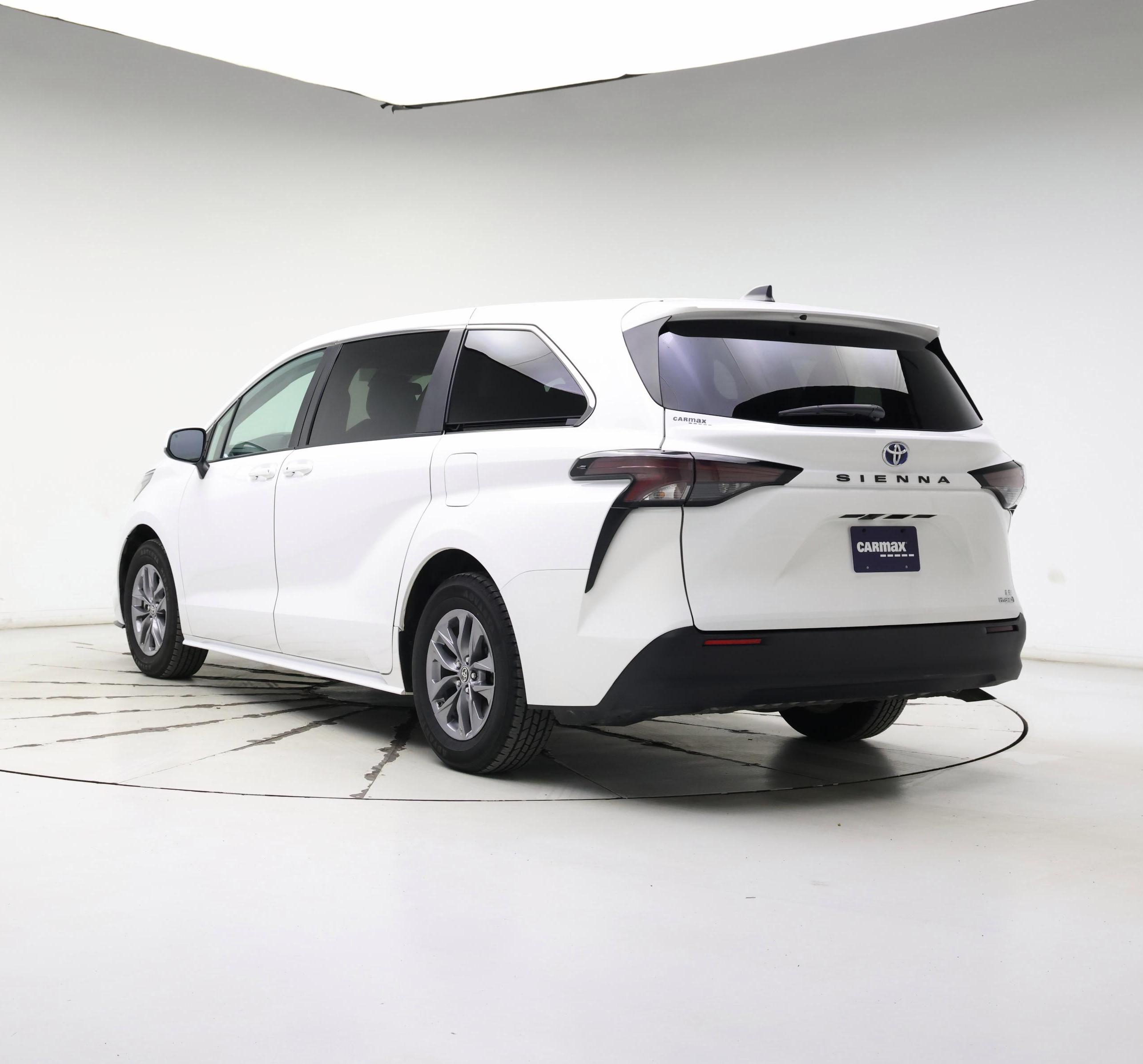 Thumbnail: 2024 Toyota Sienna - 2
