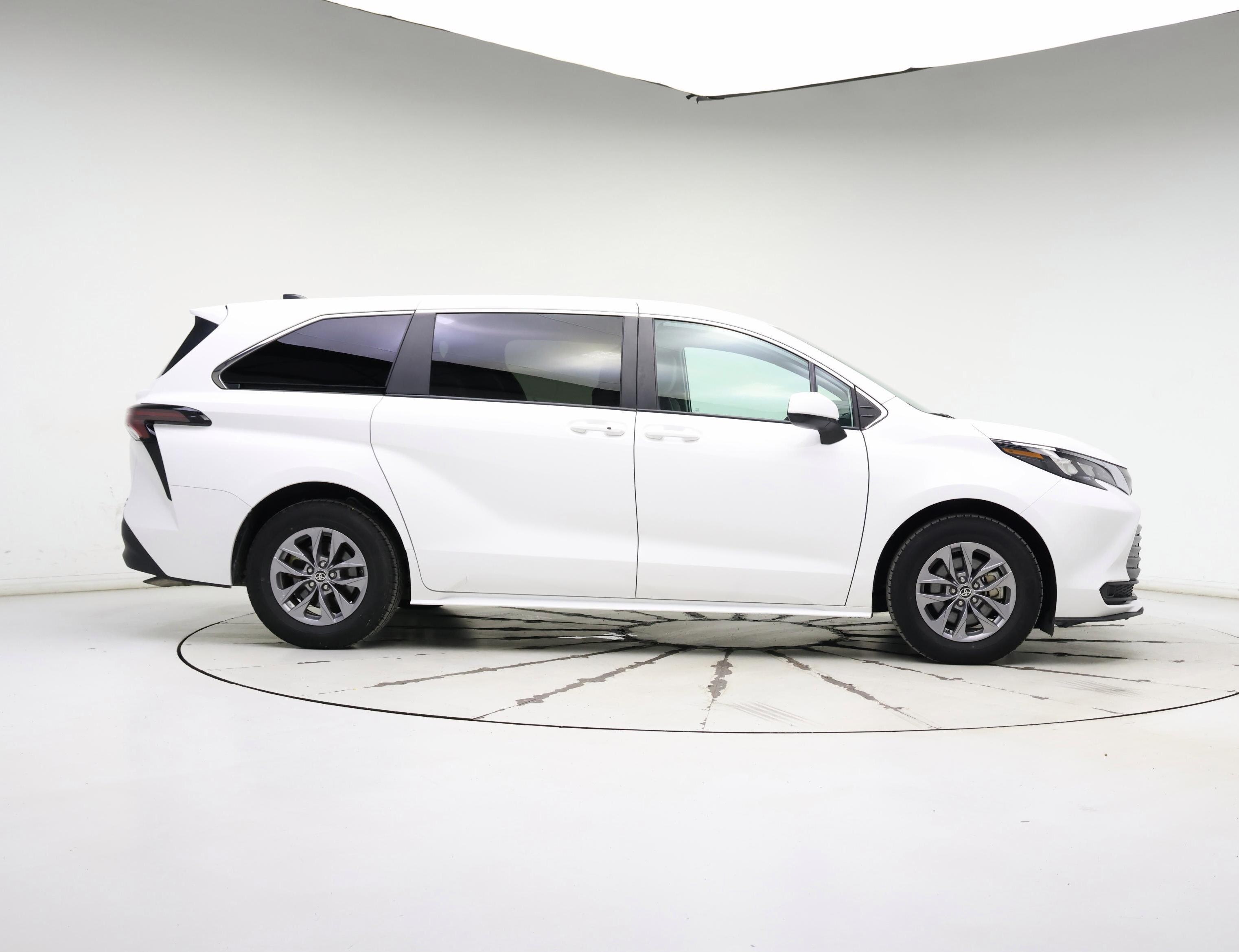 Thumbnail: 2024 Toyota Sienna - 7