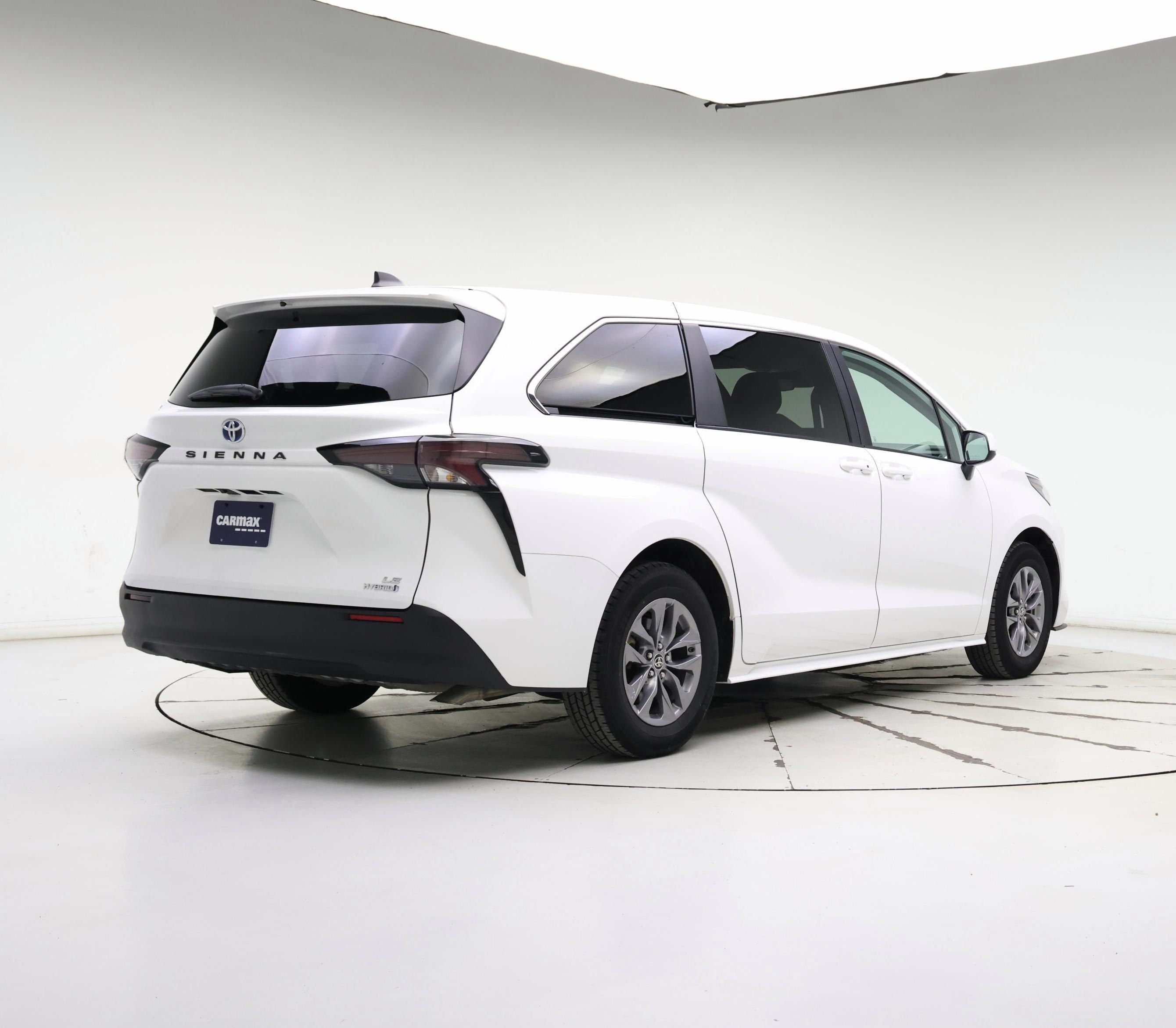 Thumbnail: 2024 Toyota Sienna - 8