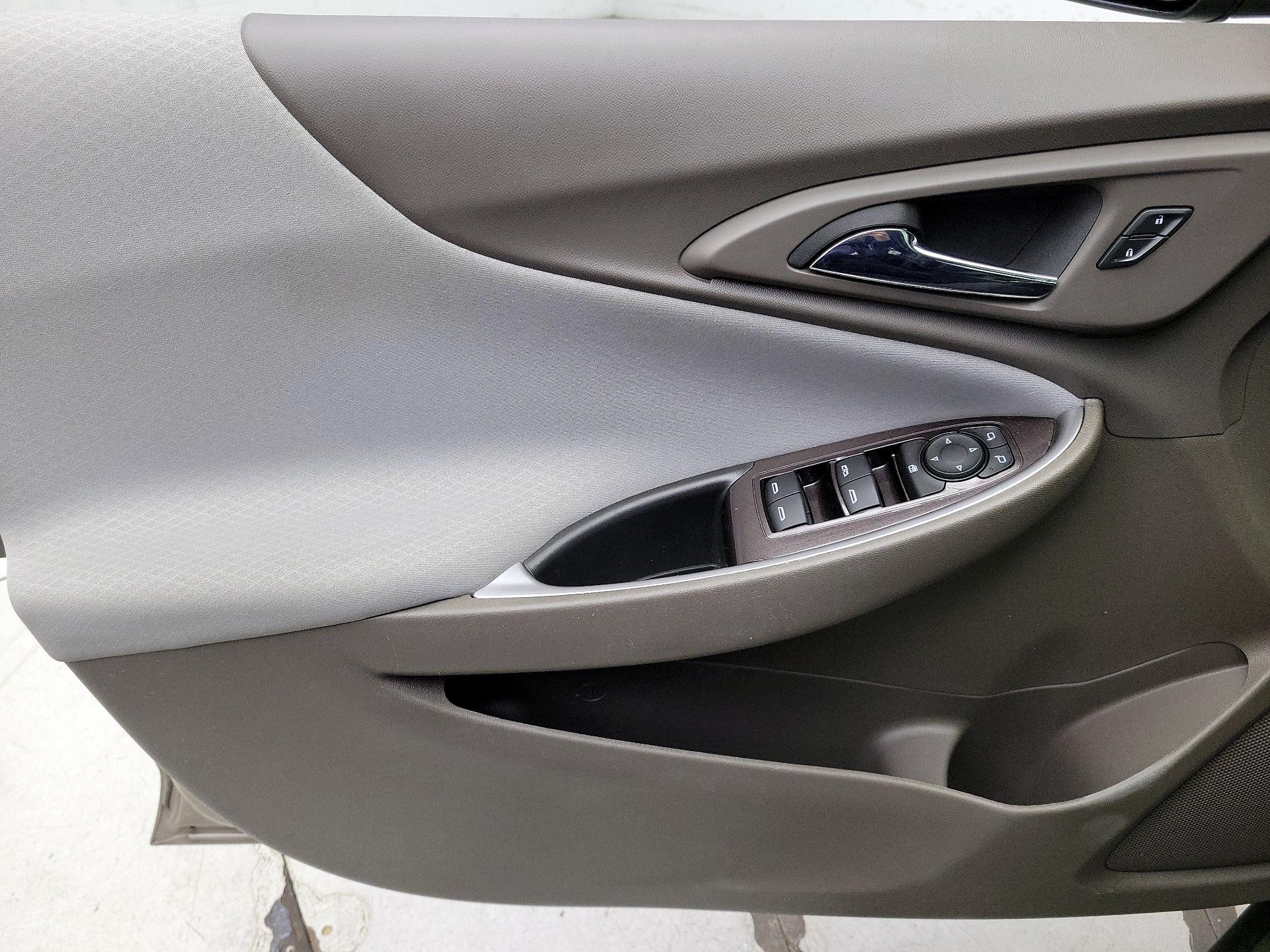 Thumbnail: 2023 Chevrolet Malibu - 12