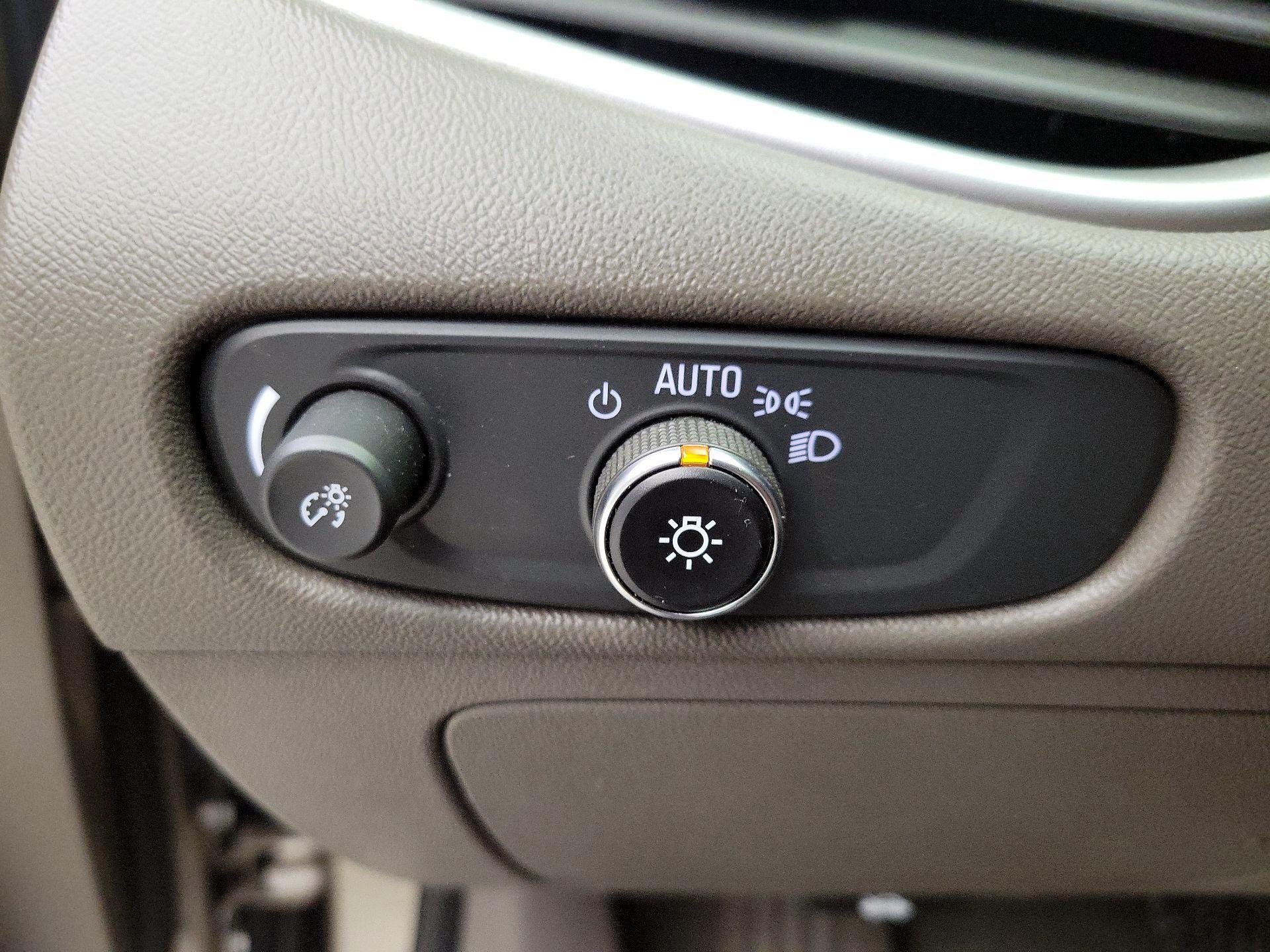 Thumbnail: 2023 Chevrolet Malibu - 13