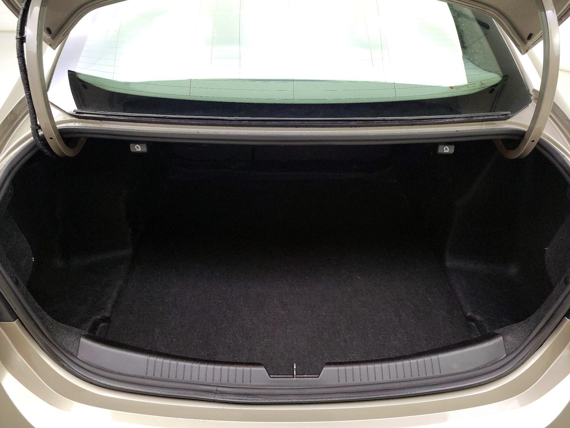 Thumbnail: 2023 Chevrolet Malibu - 20