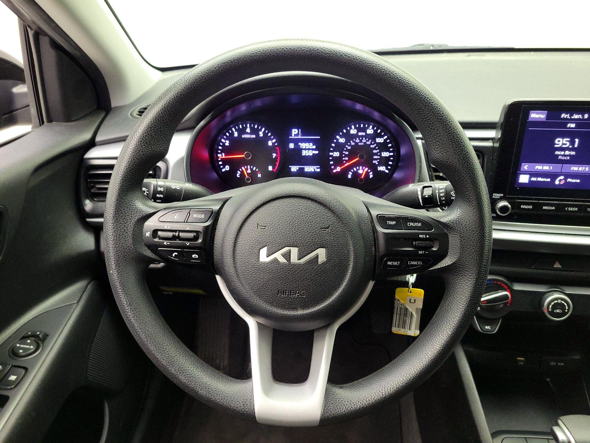 Thumbnail: 2022 Kia Rio - 10