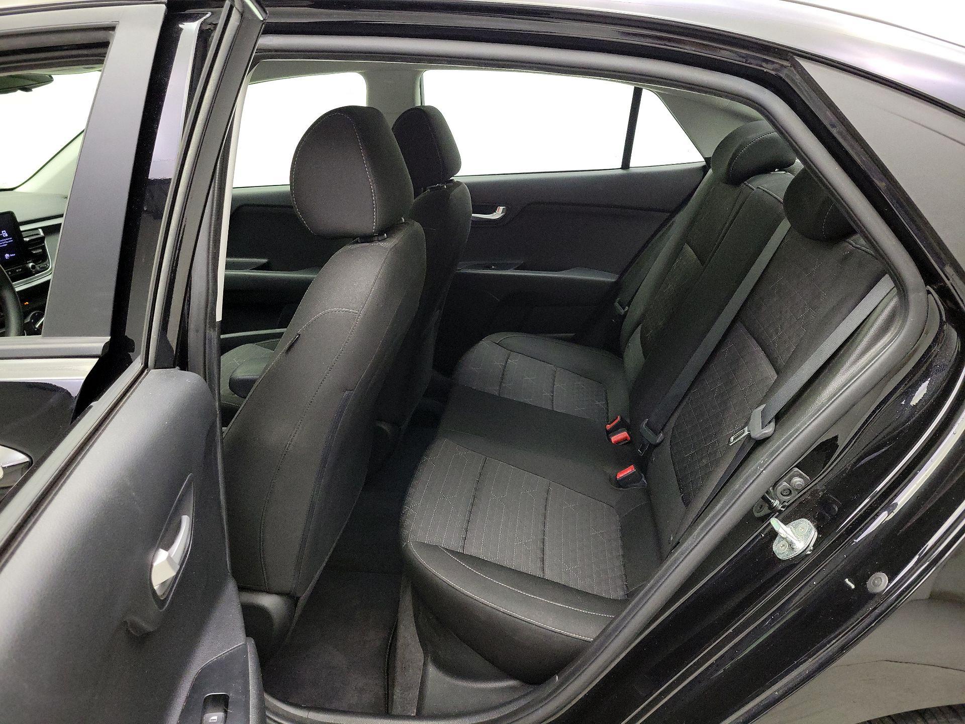 Thumbnail: 2022 Kia Rio - 18