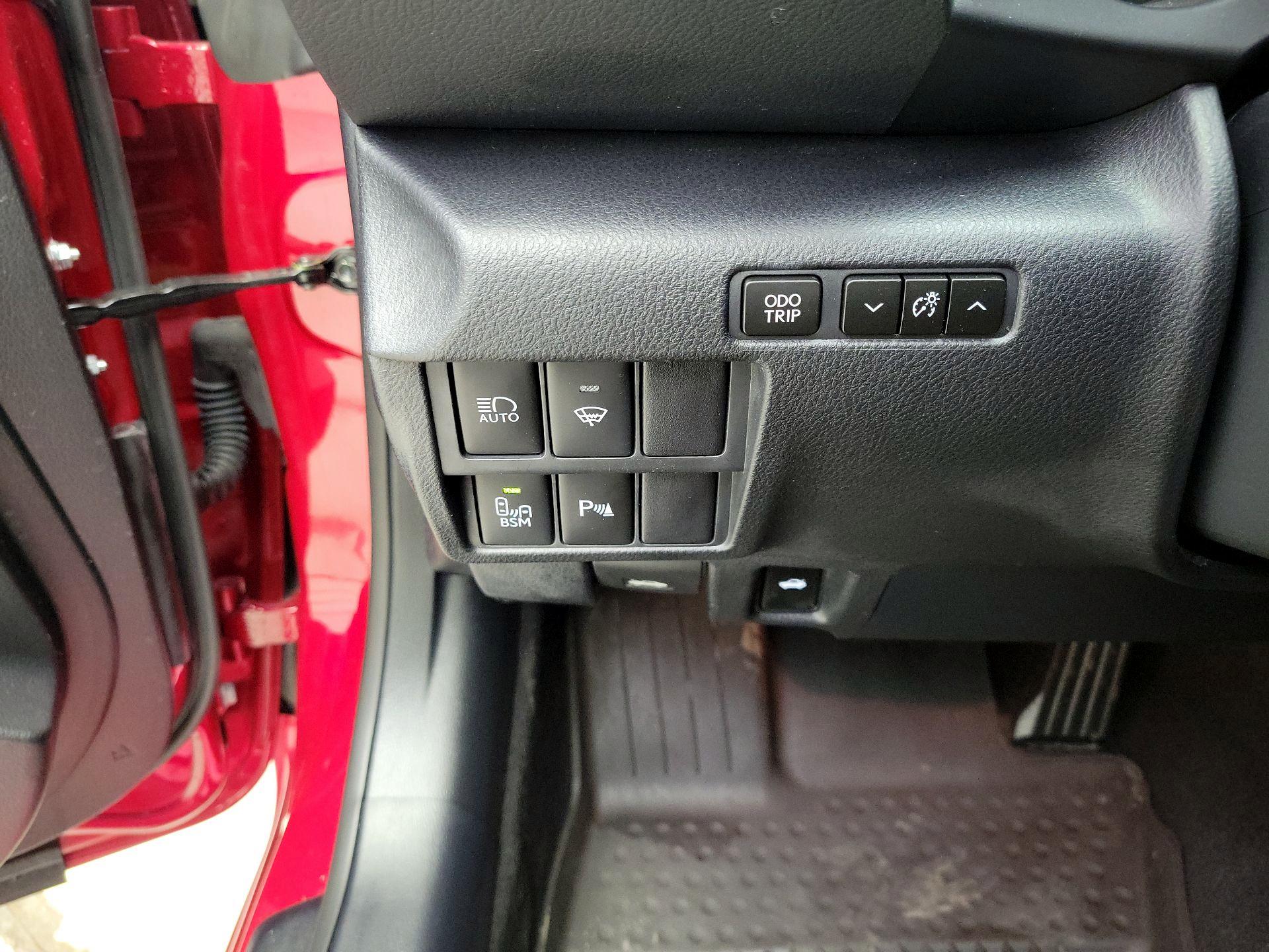 Thumbnail: 2021 Lexus RC - 13