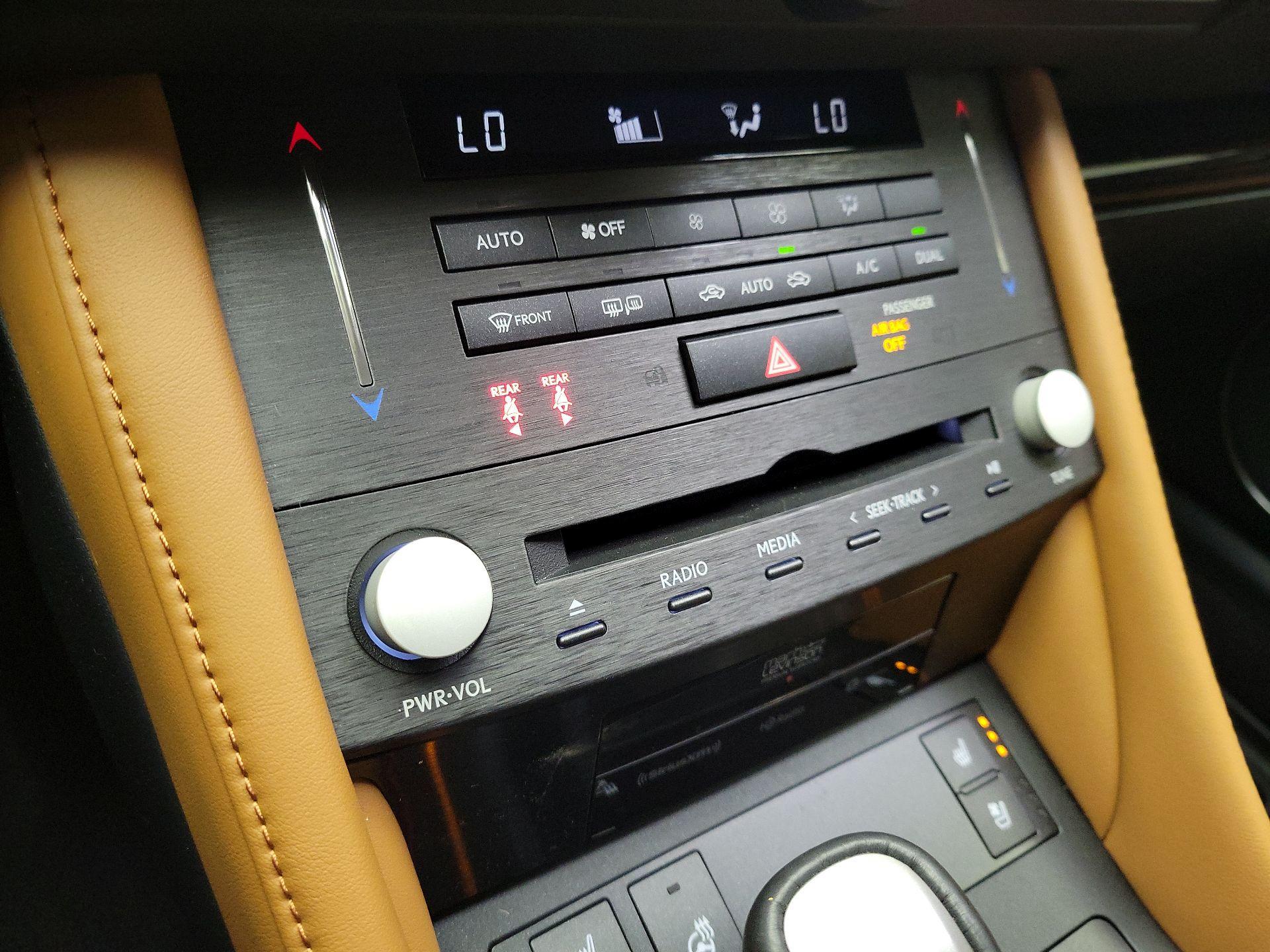 Thumbnail: 2021 Lexus RC - 16