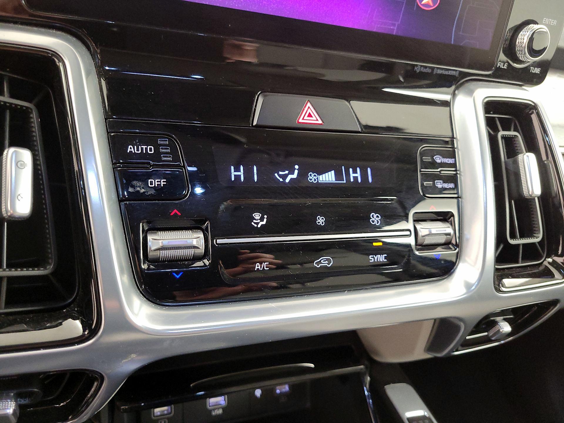 Thumbnail: 2023 Kia Sorento - 17