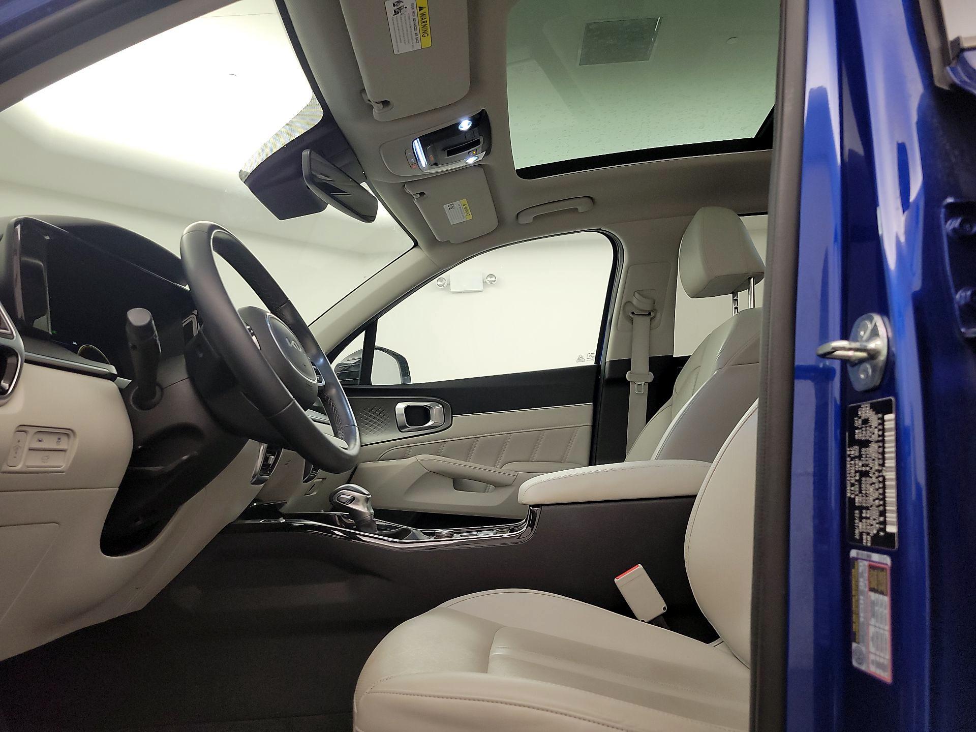 Thumbnail: 2023 Kia Sorento - 20