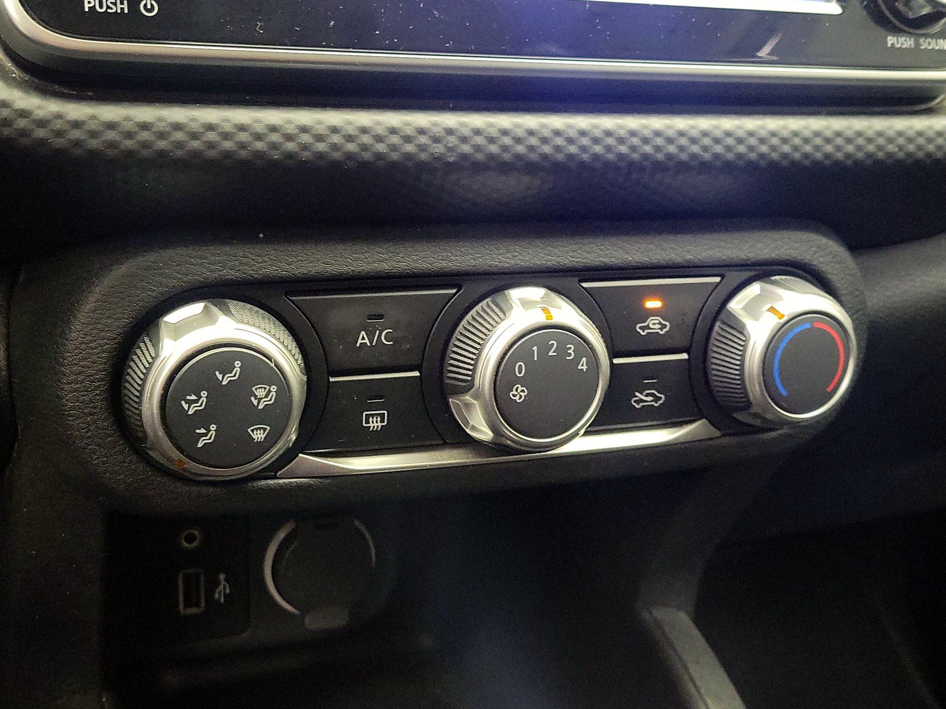 Thumbnail: 2022 Nissan Kicks - 16