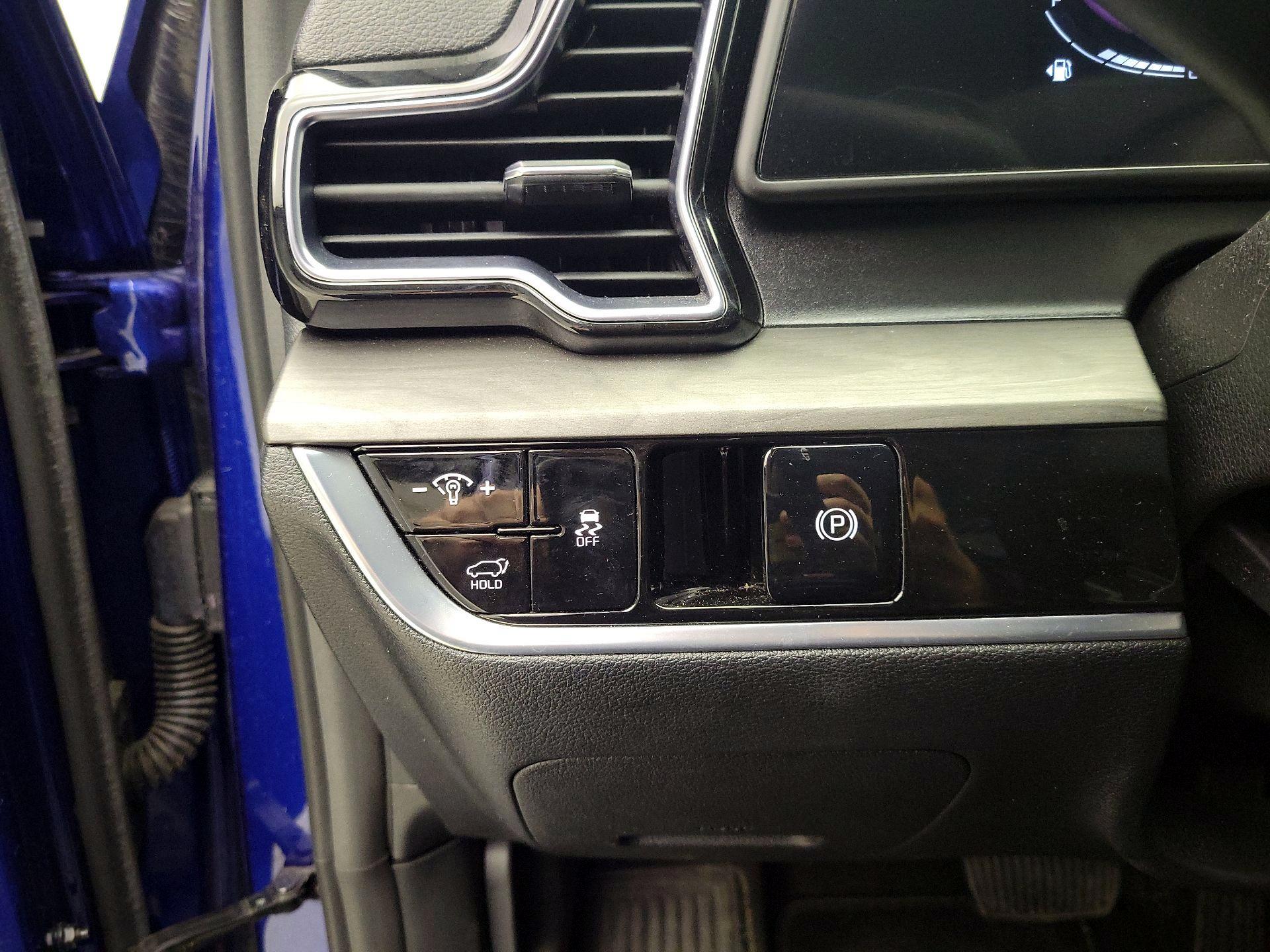 Thumbnail: 2023 Kia Sportage - 13