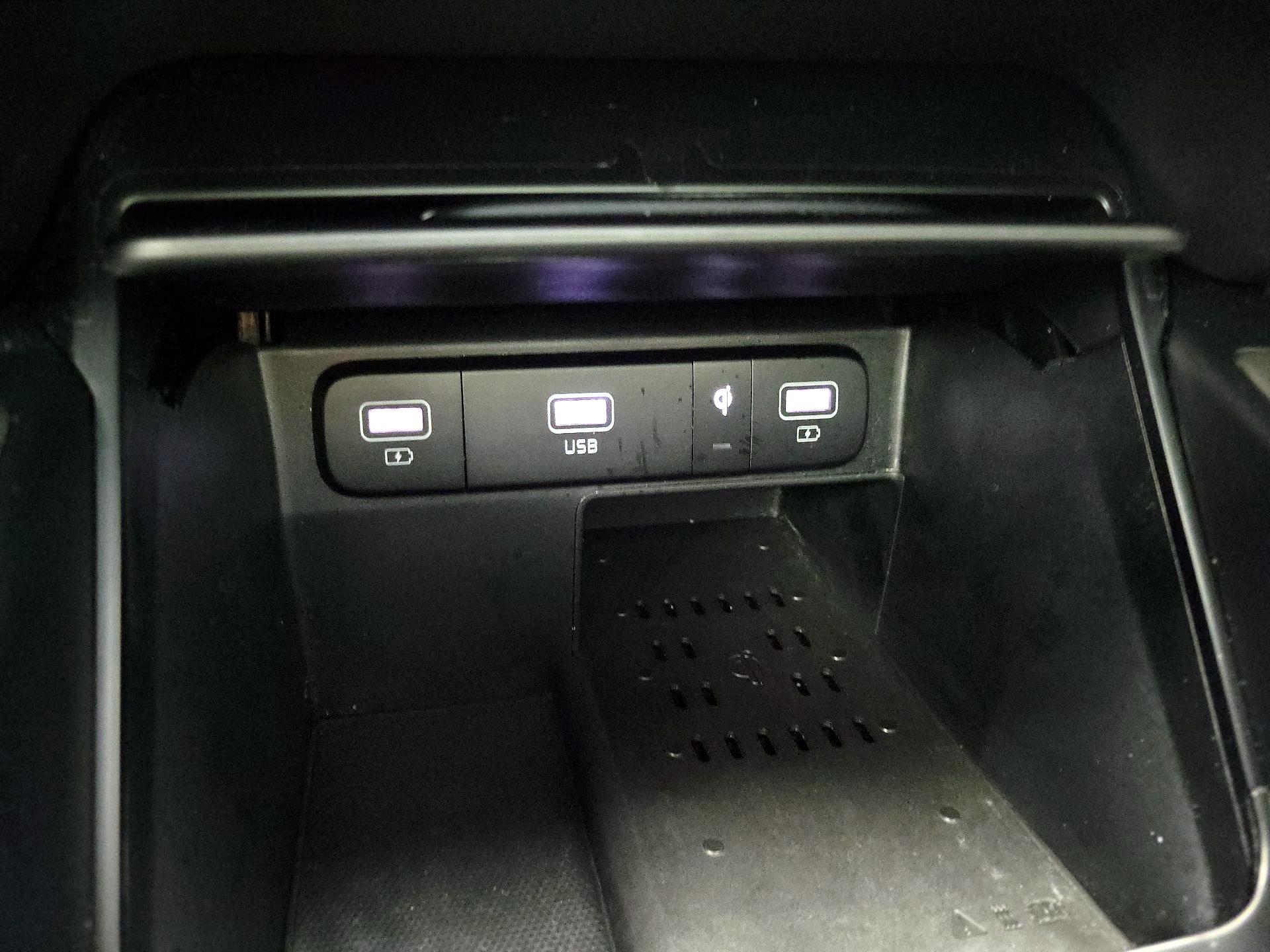 Thumbnail: 2022 Kia Sorento - 19